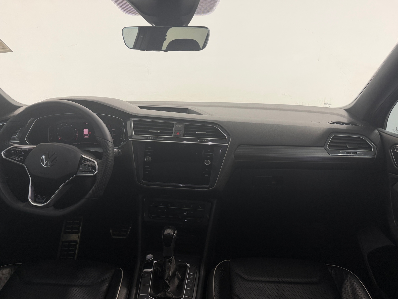 Thumbnail: 2024 Volkswagen Tiguan - 3