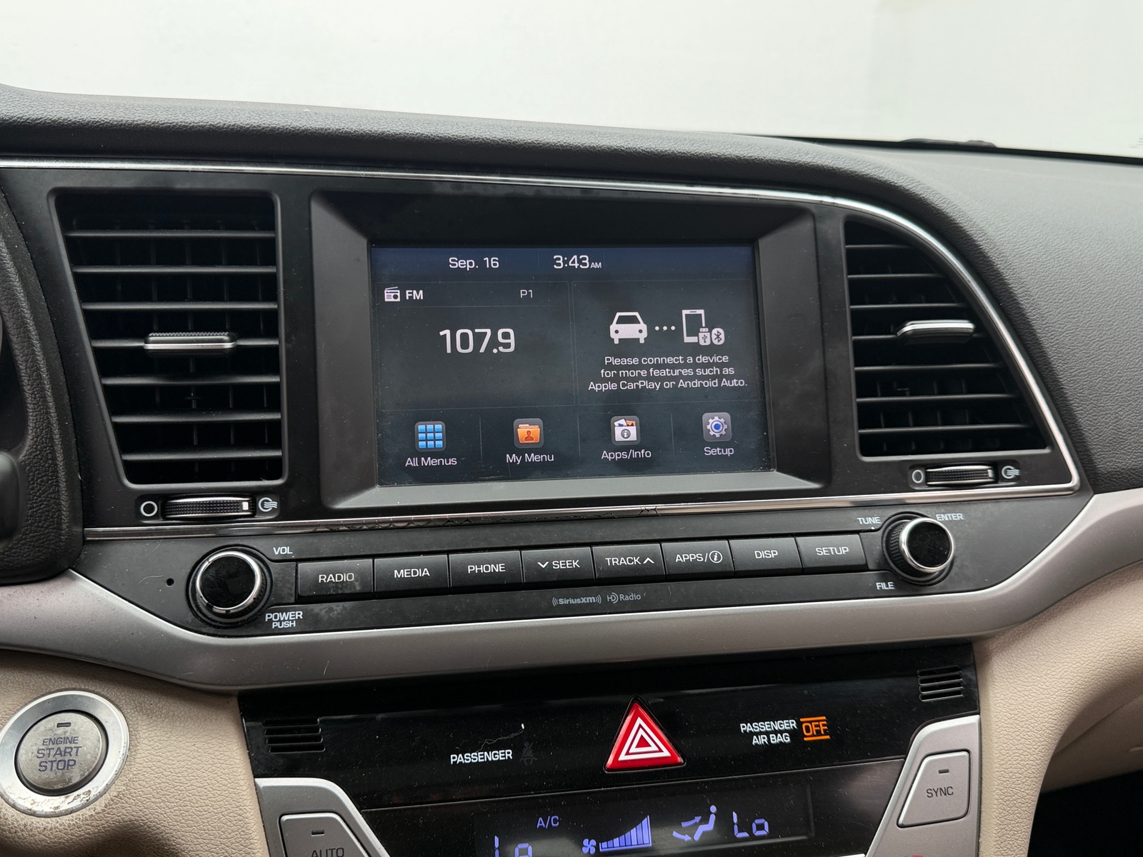Thumbnail: 2017 Hyundai Elantra - 4
