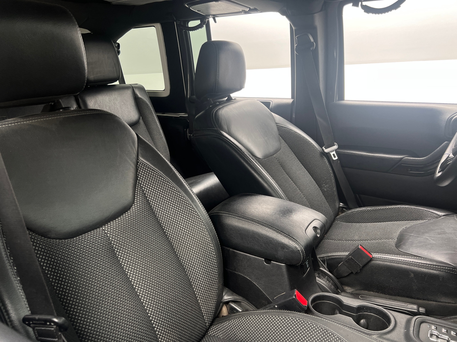 Thumbnail: 2016 Jeep Wrangler - 2