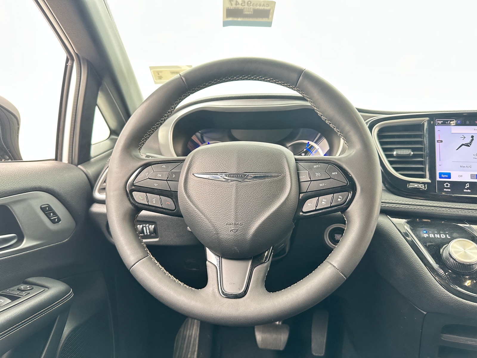 Thumbnail: 2024 Chrysler Pacifica - 4
