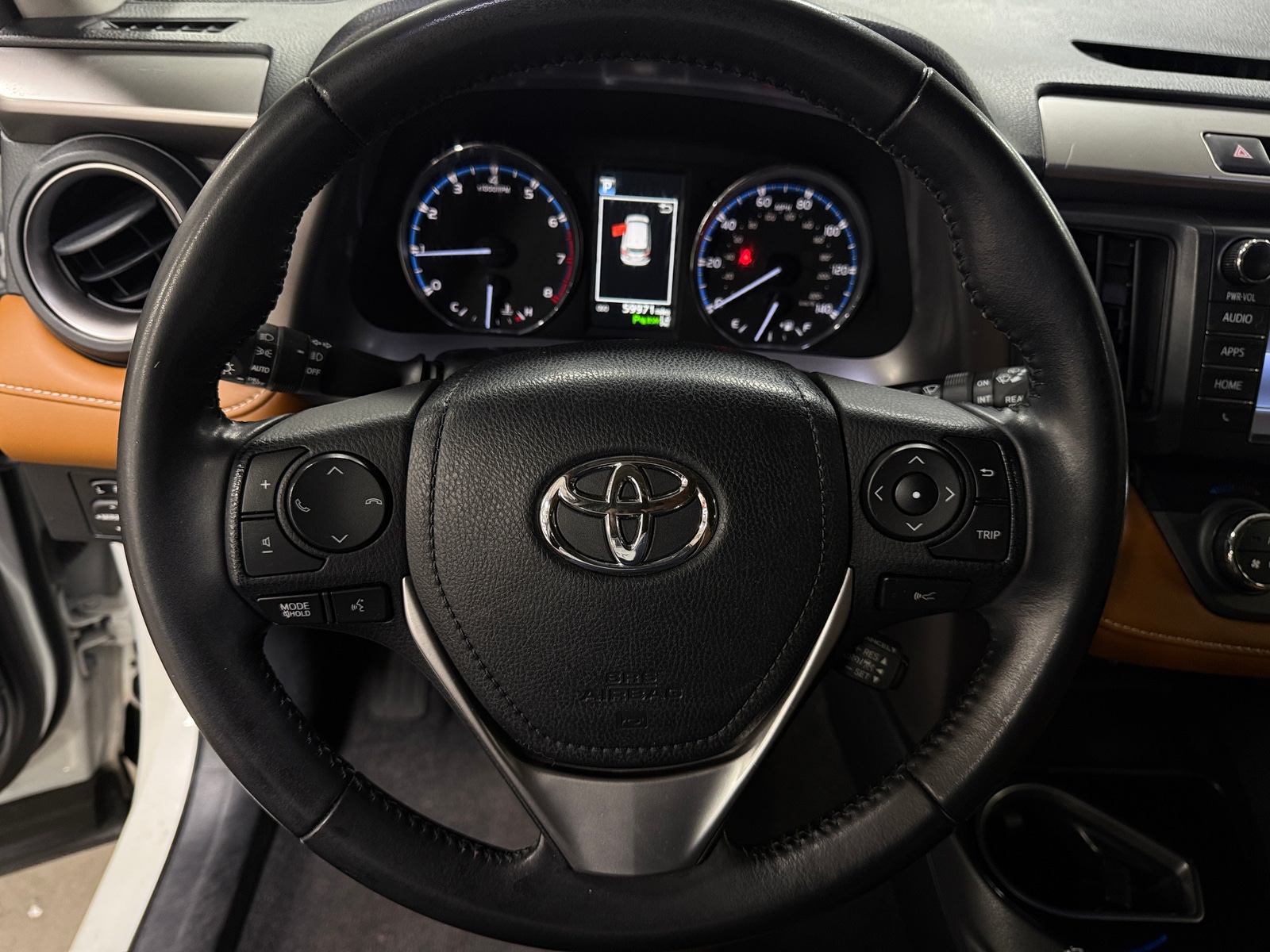 Thumbnail: 2017 Toyota RAV4 - 5