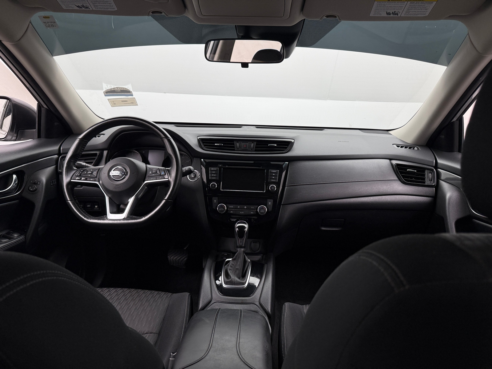 Thumbnail: 2019 Nissan Rogue - 3