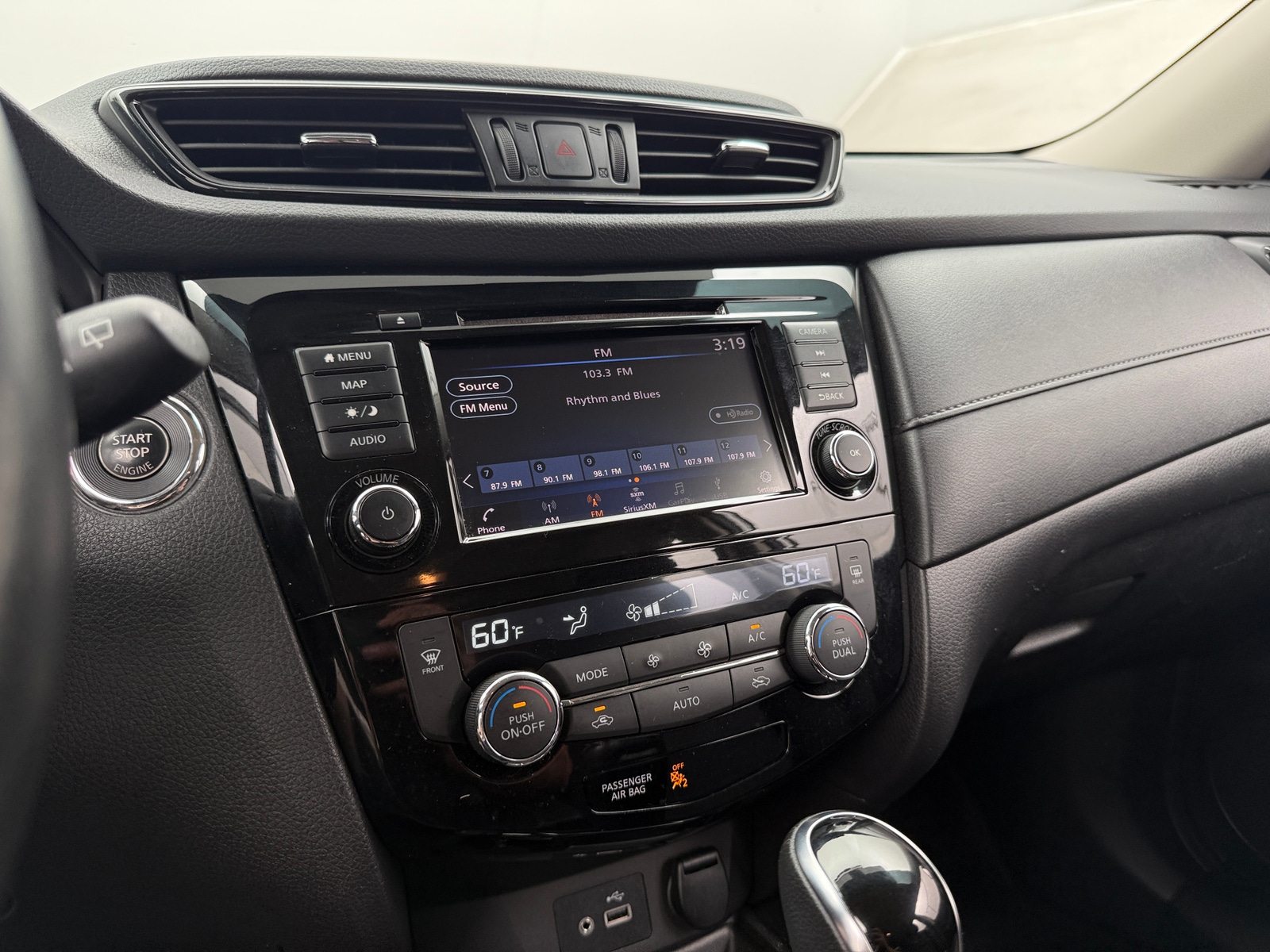 Thumbnail: 2019 Nissan Rogue - 4