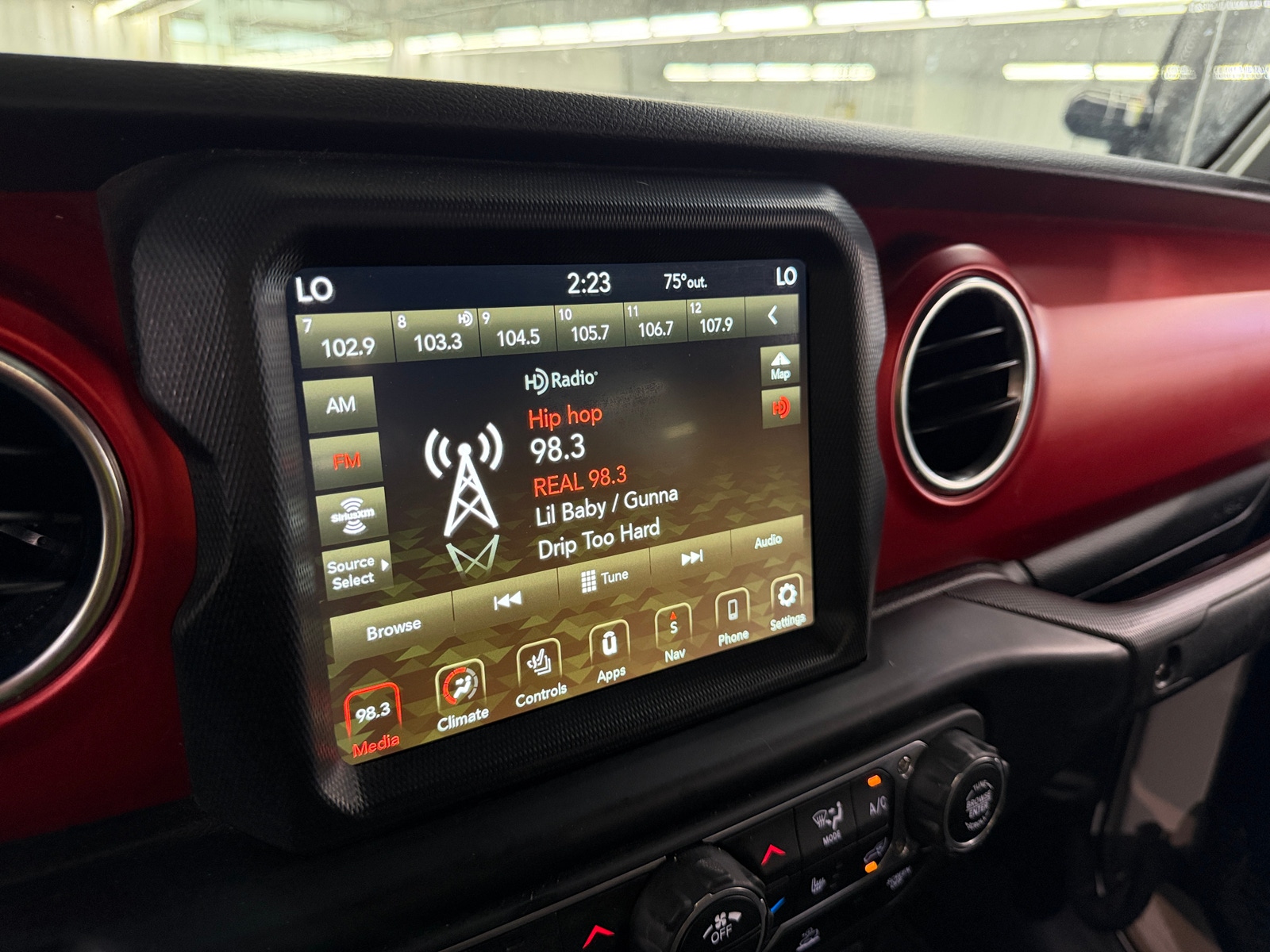 Thumbnail: 2021 Jeep Gladiator - 4