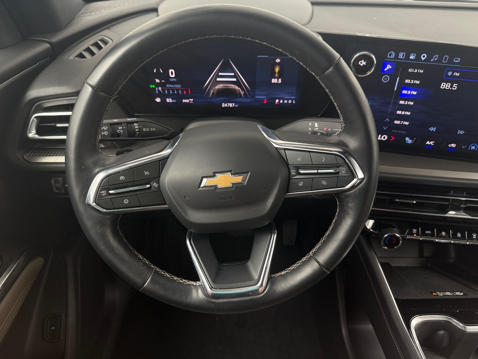 Thumbnail: 2025 Chevrolet Traverse - 5