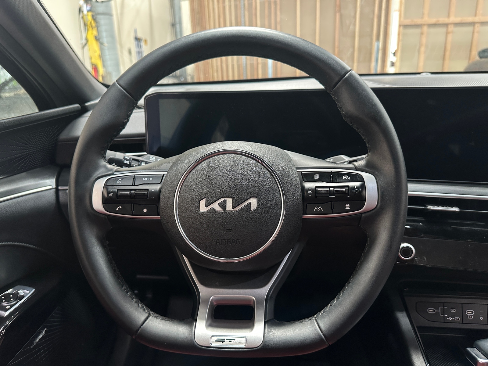 Thumbnail: 2026 Kia K5 - 4