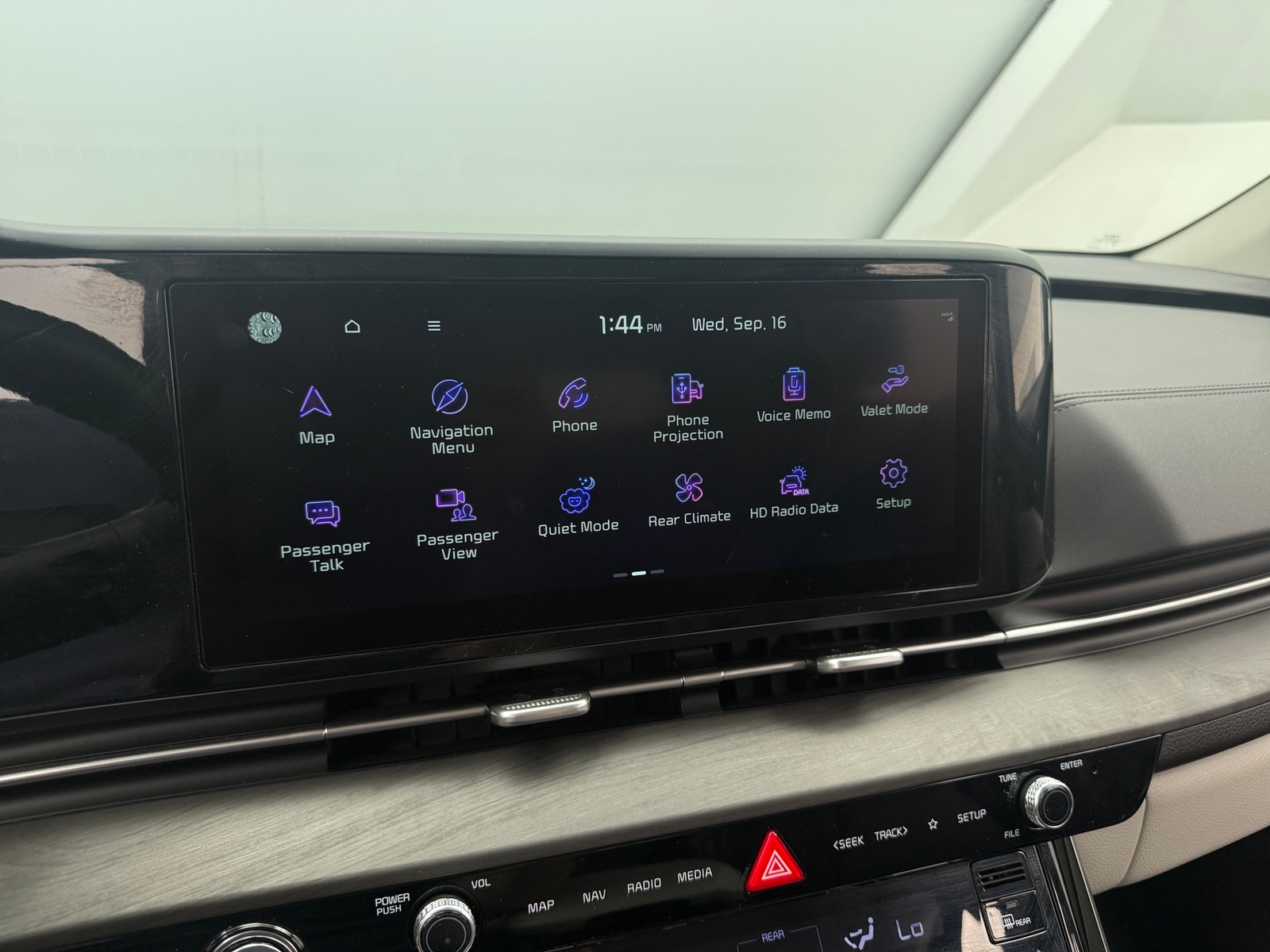 Thumbnail: 2024 Kia Carnival - 3