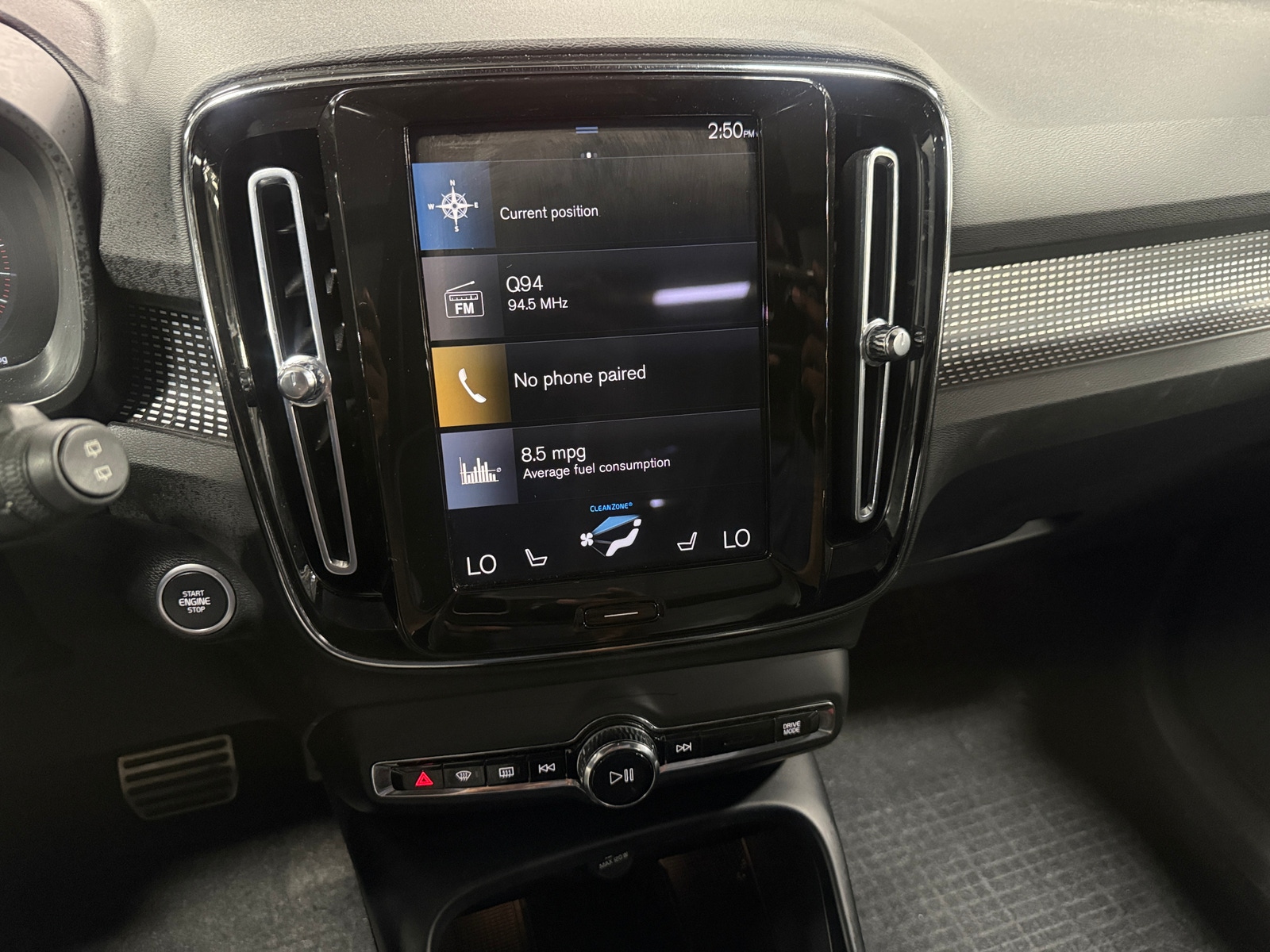 Thumbnail: 2022 Volvo XC40 - 3