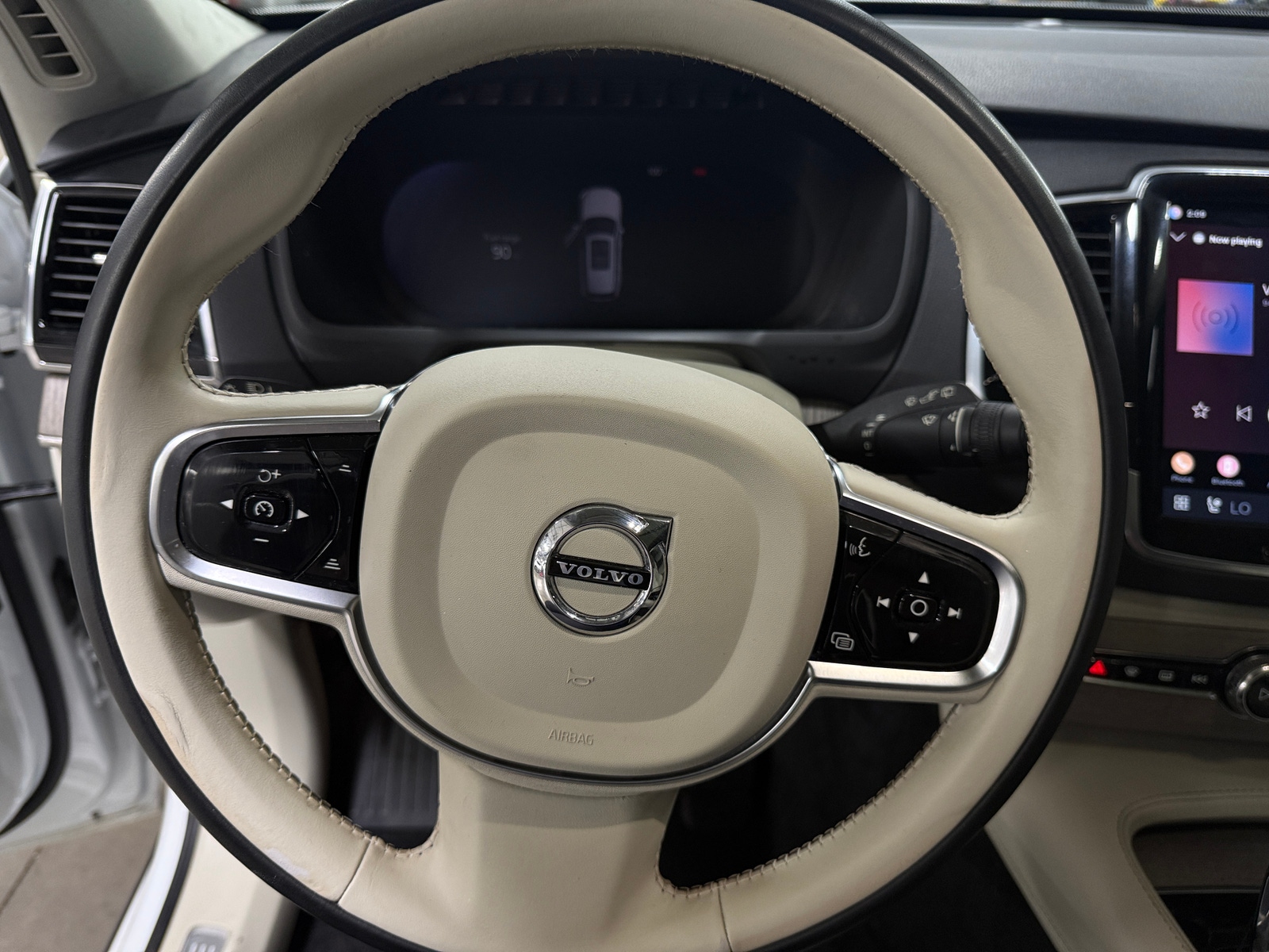 Thumbnail: 2023 Volvo XC90 - 4