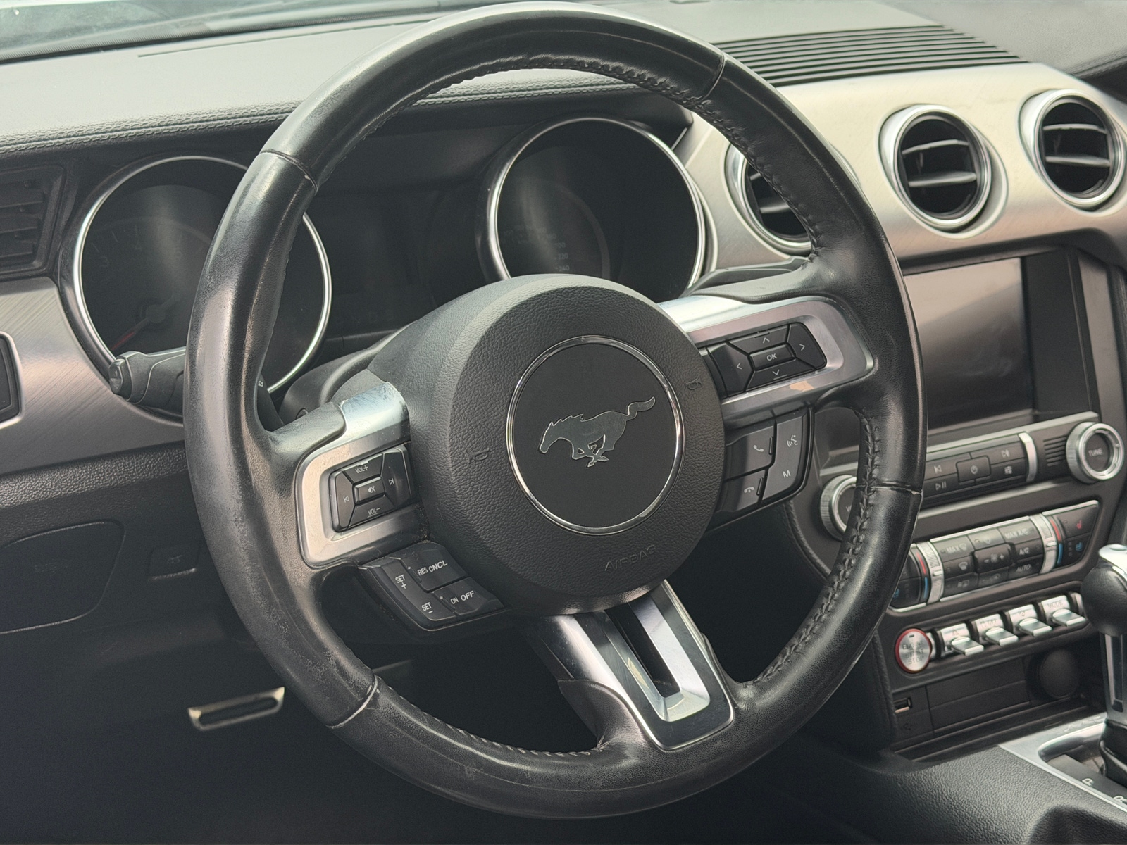 Thumbnail: 2022 Ford Mustang - 4