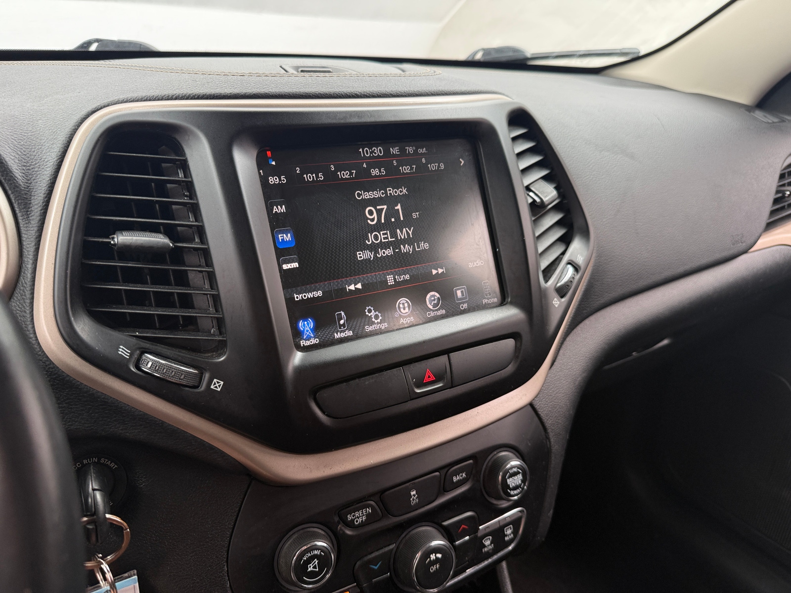 Thumbnail: 2016 Jeep Cherokee - 4