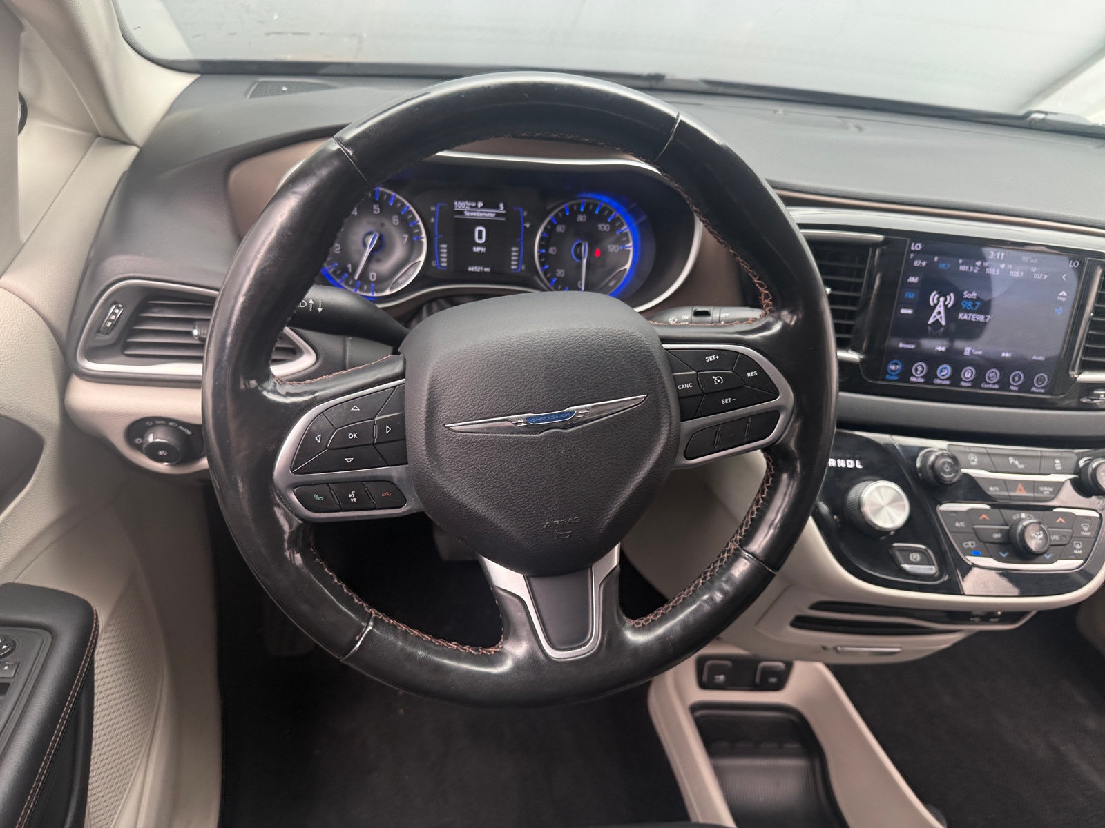 Thumbnail: 2019 Chrysler Pacifica - 4