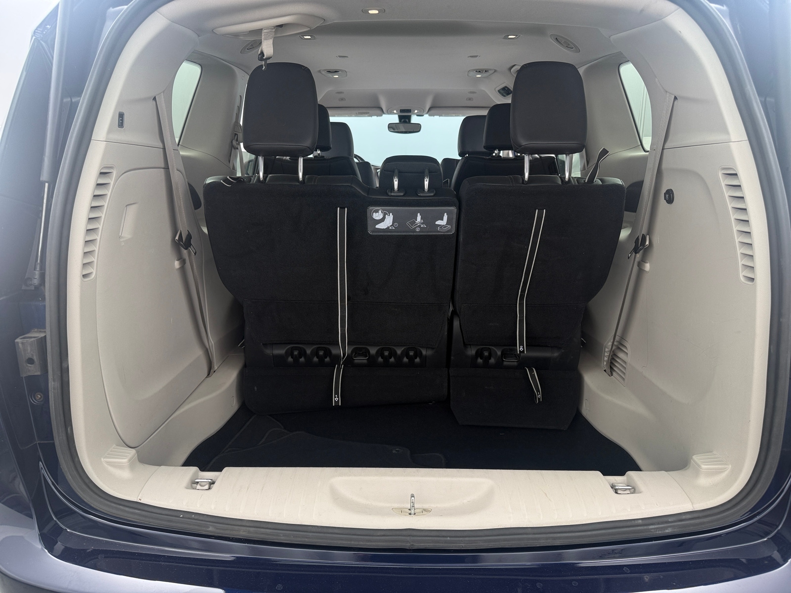 Thumbnail: 2019 Chrysler Pacifica - 6