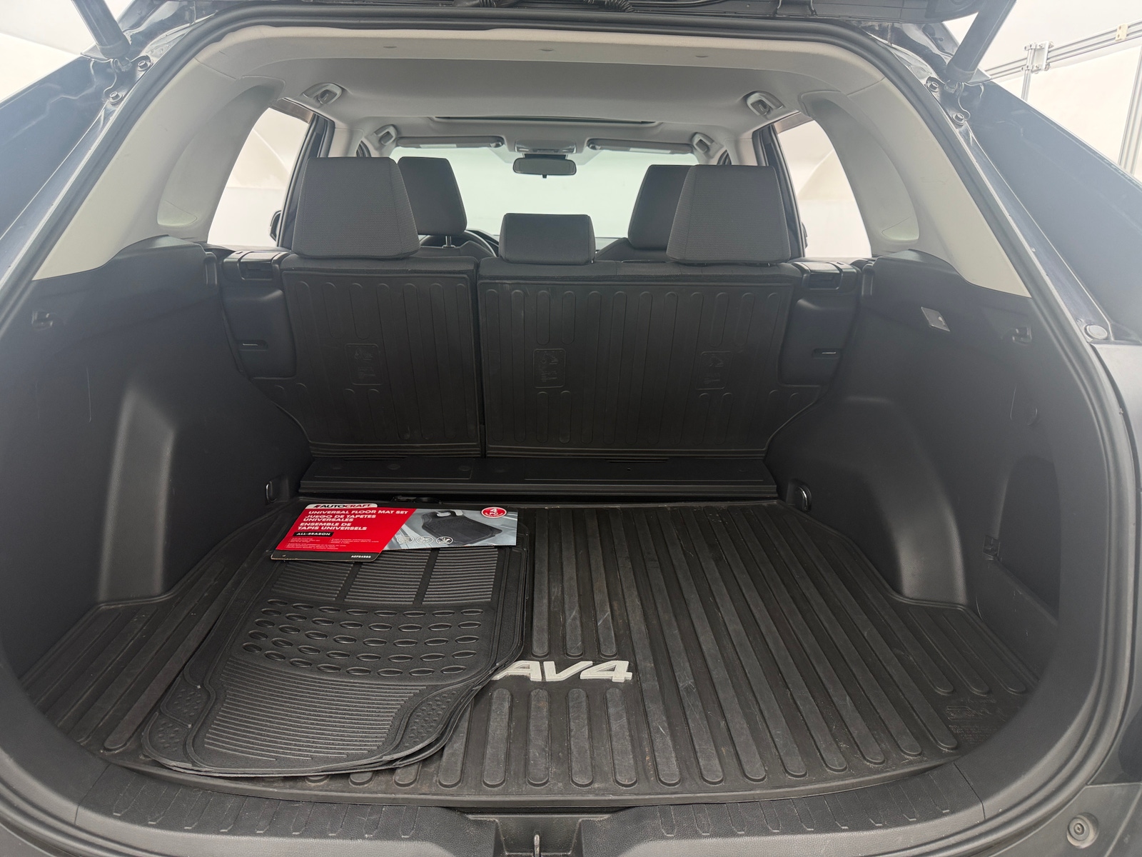 Thumbnail: 2019 Toyota RAV4 - 7