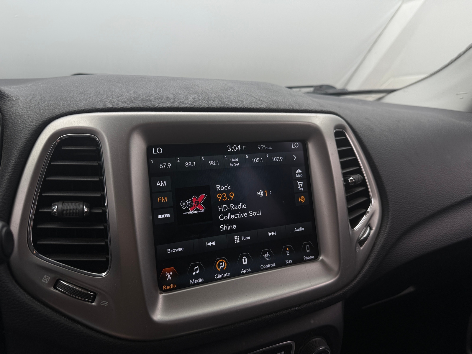 Thumbnail: 2018 Jeep Compass - 4