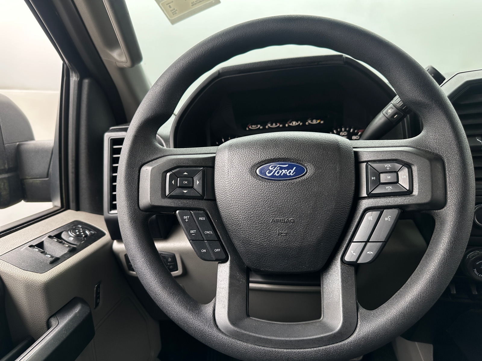 Thumbnail: 2019 Ford Econoline - 5