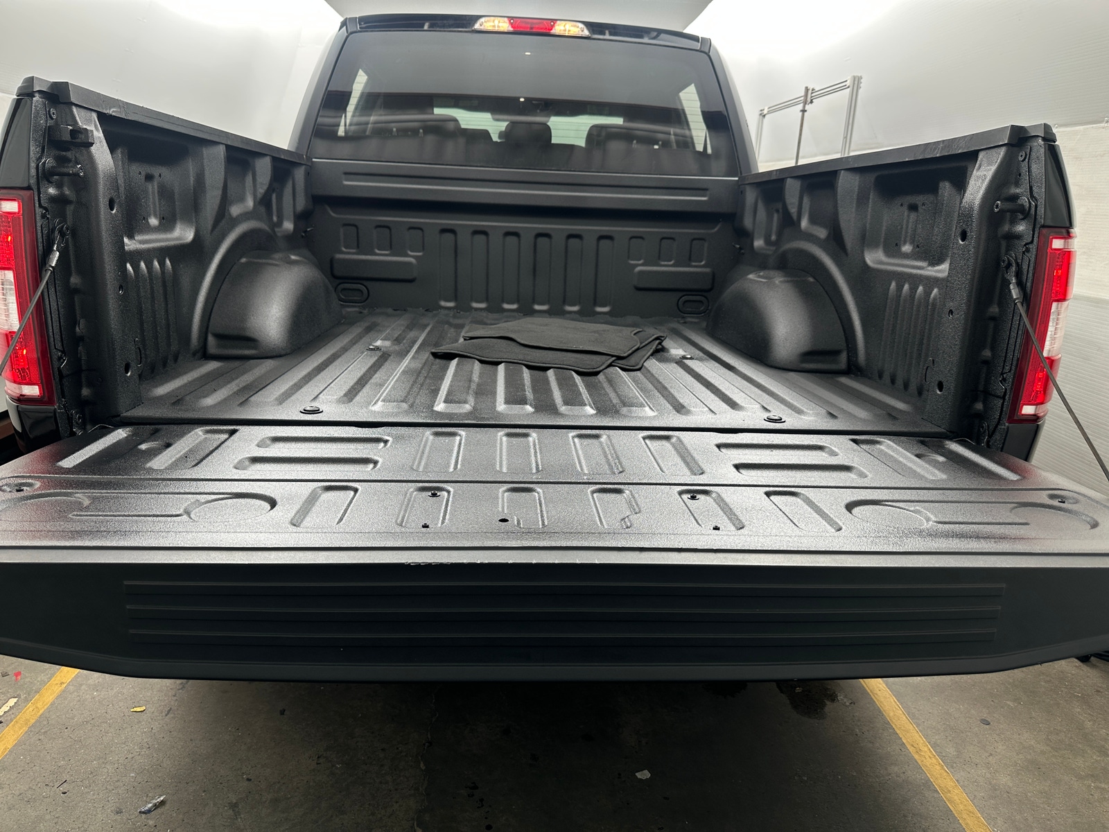 Thumbnail: 2019 Ford Econoline - 7