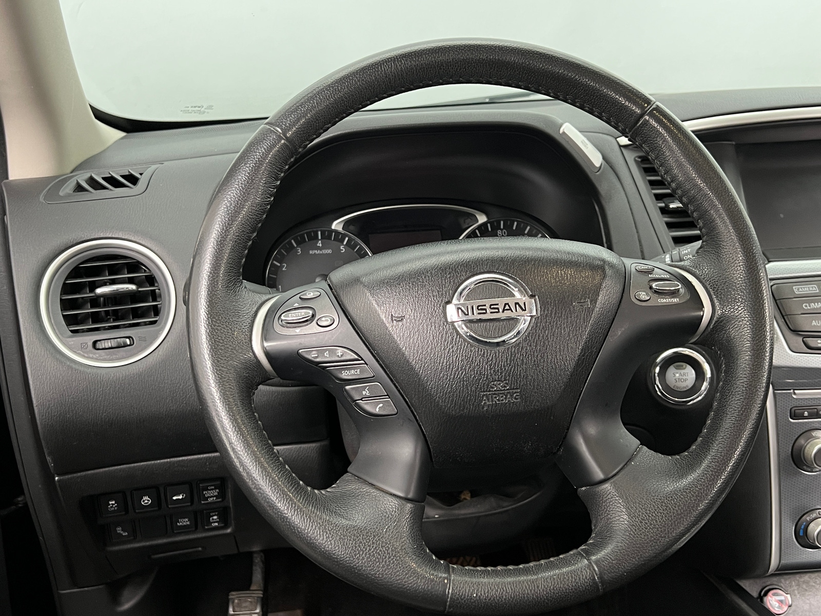 Thumbnail: 2017 Nissan Pathfinder - 4