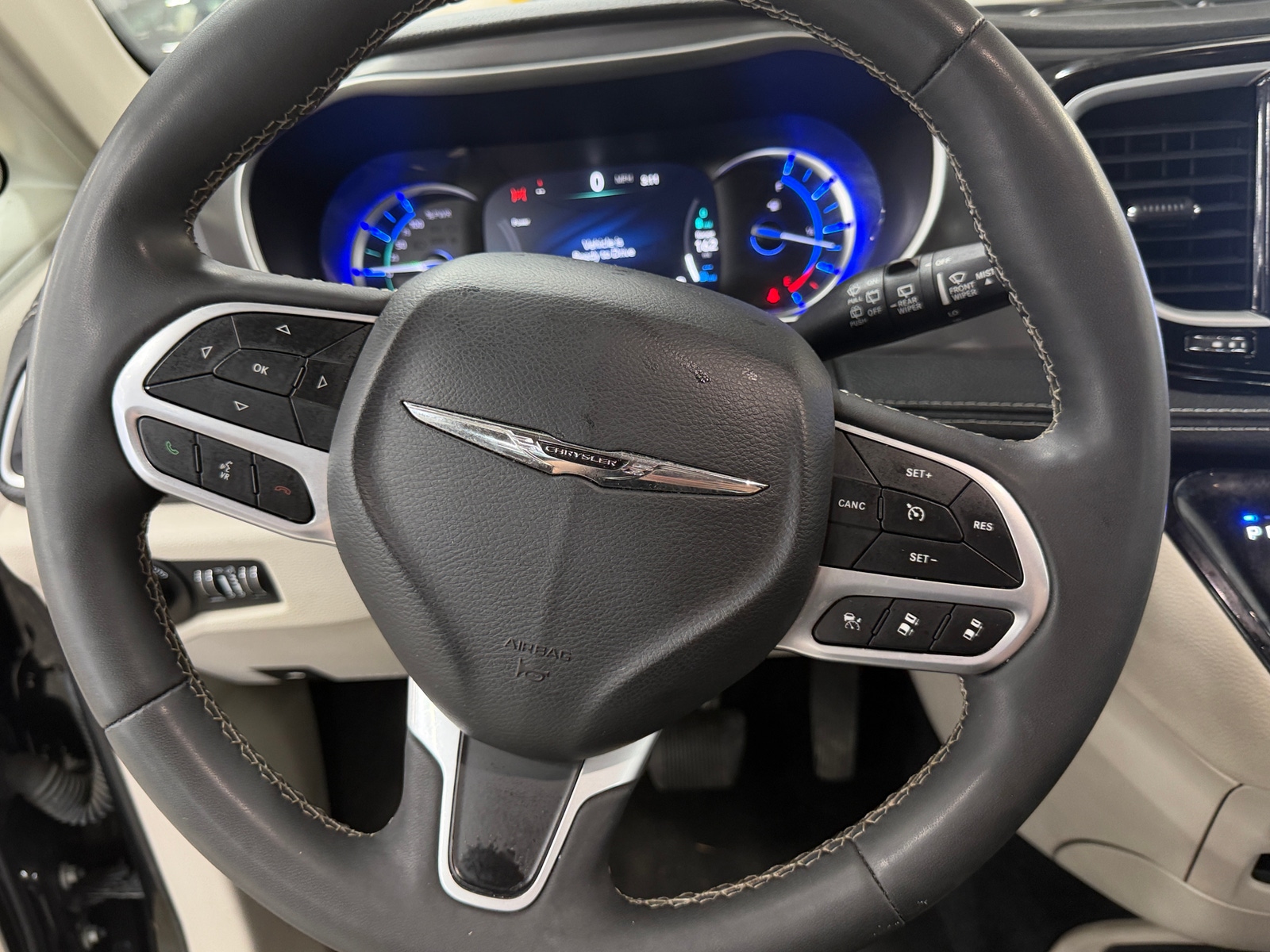 Thumbnail: 2024 Chrysler Pacifica - 4