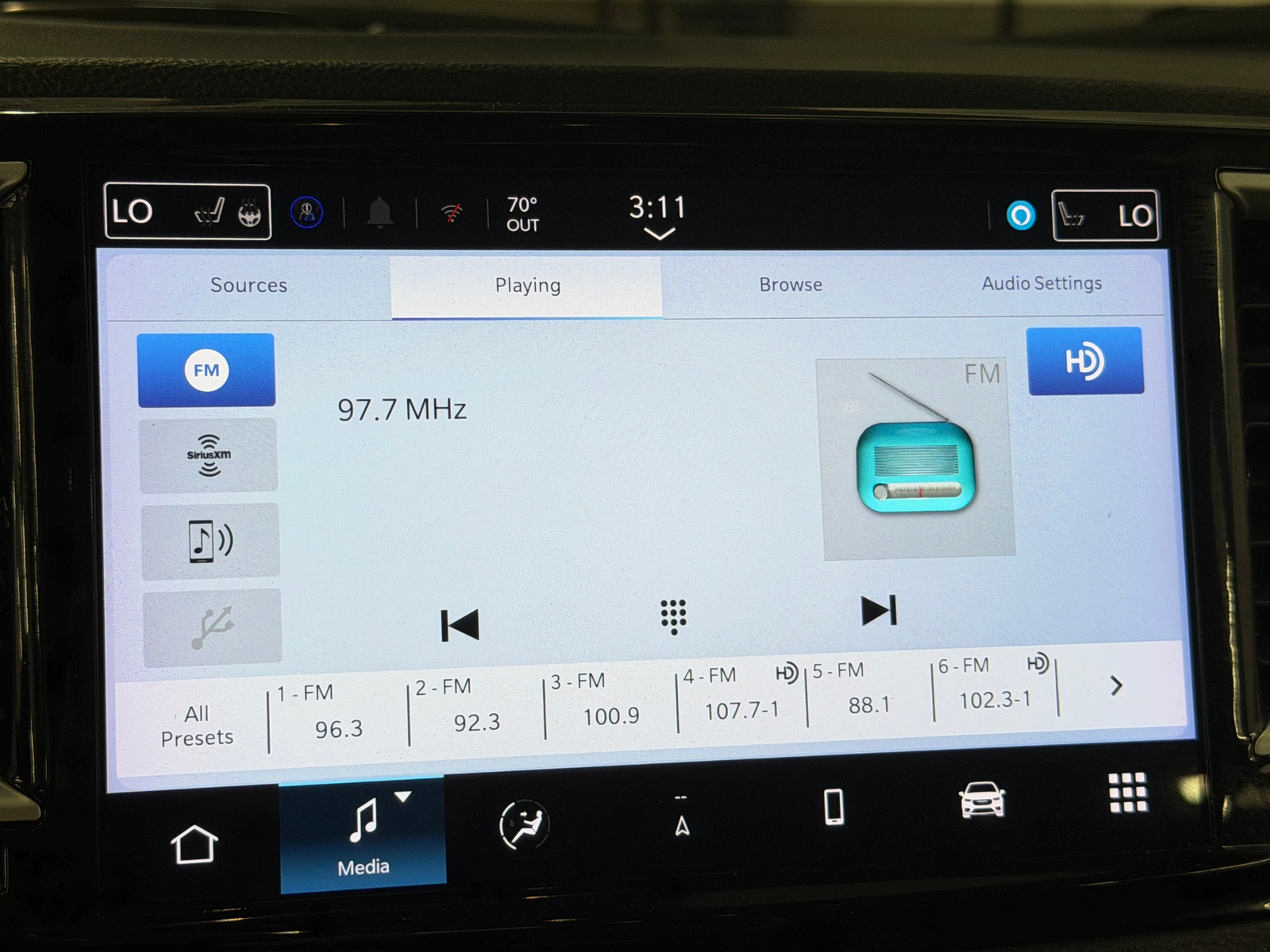 Thumbnail: 2024 Chrysler Pacifica - 3