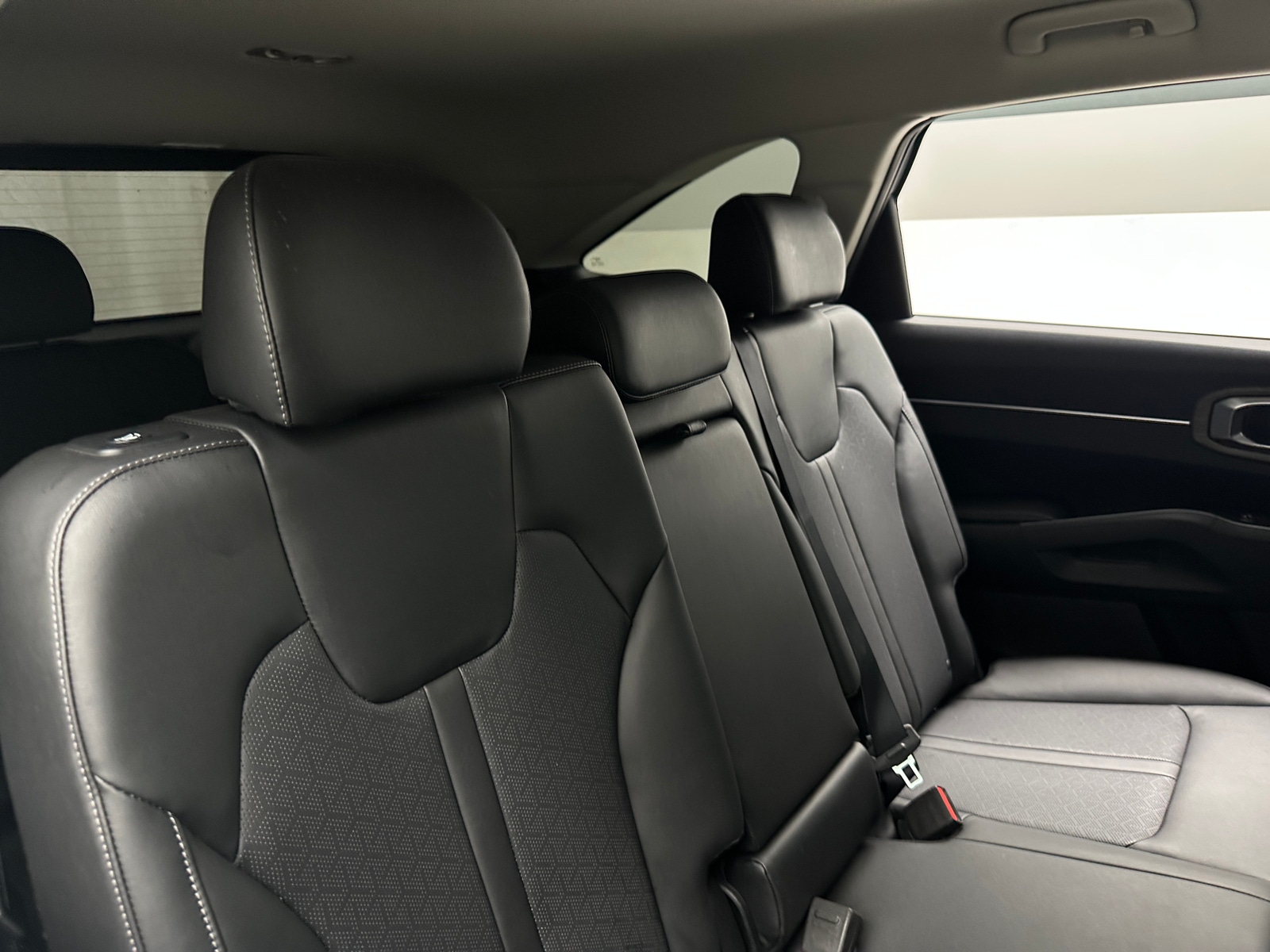 Thumbnail: 2022 Kia Sorento - 5