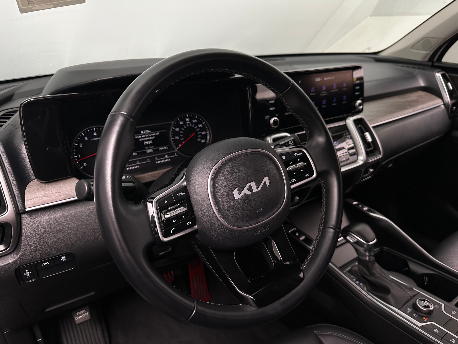 Thumbnail: 2022 Kia Sorento - 4