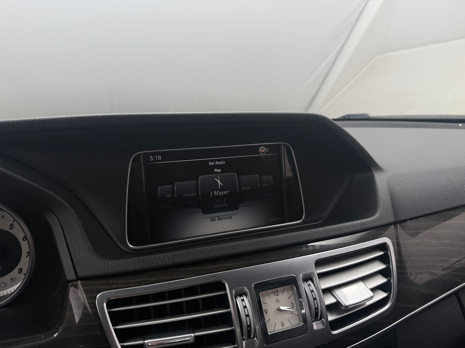 Thumbnail: 2016 Mercedes-Benz E-Class - 3