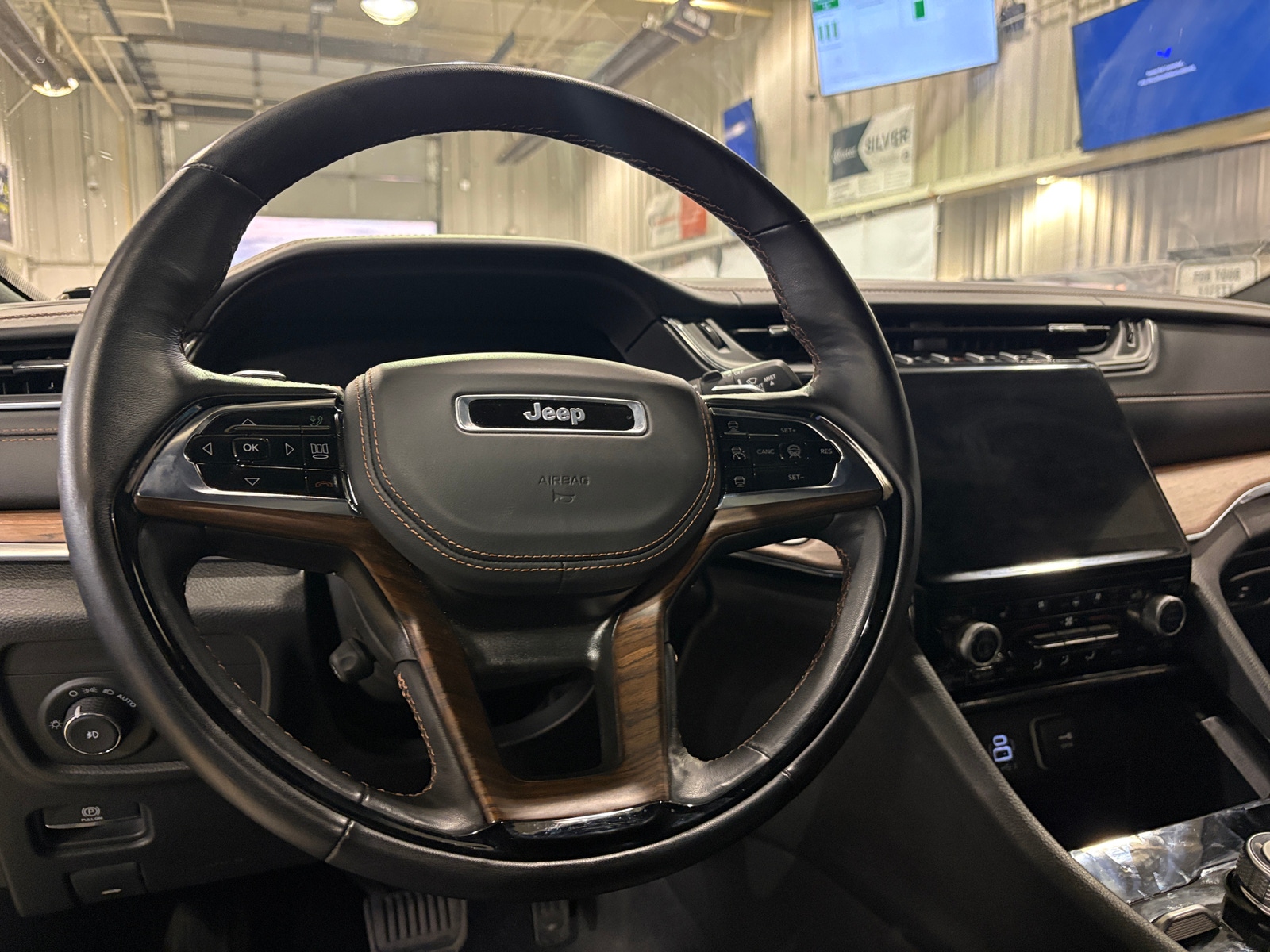Thumbnail: 2025 Jeep Grand Cherokee L - 4