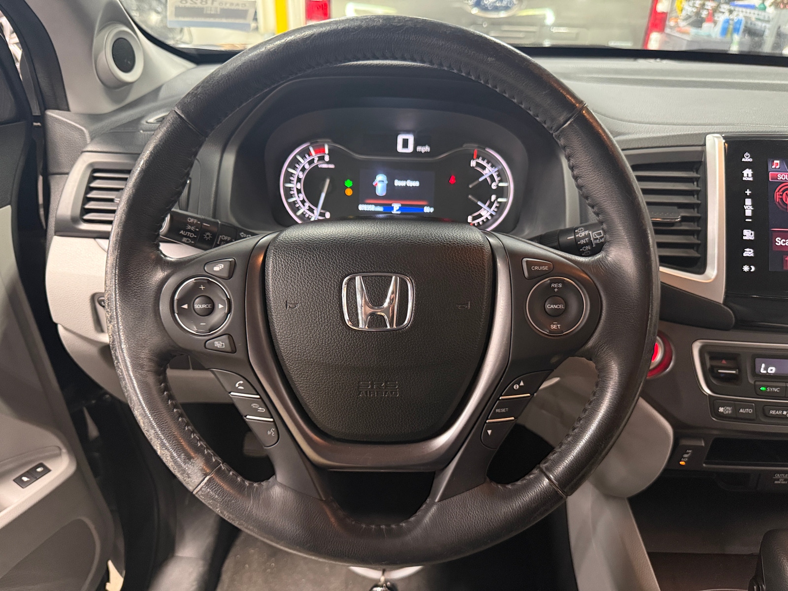 Thumbnail: 2017 Honda Pilot - 4