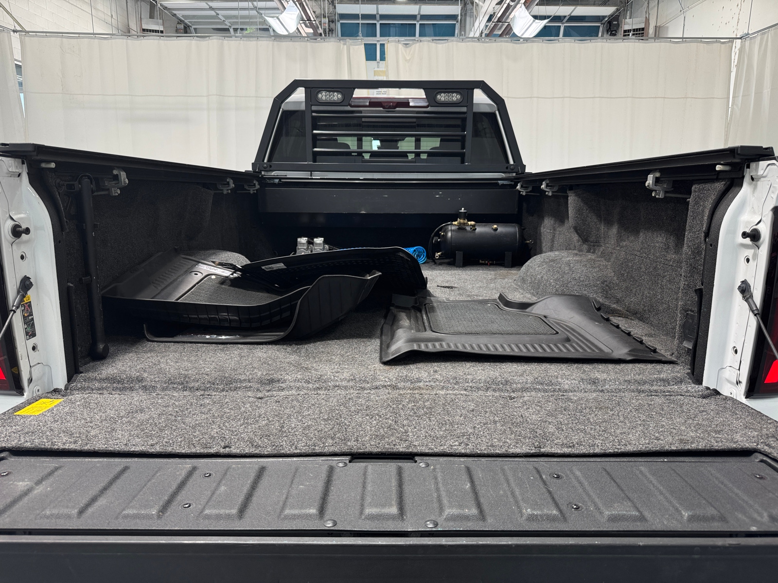Thumbnail: 2024 GMC Sierra 3500 - 6