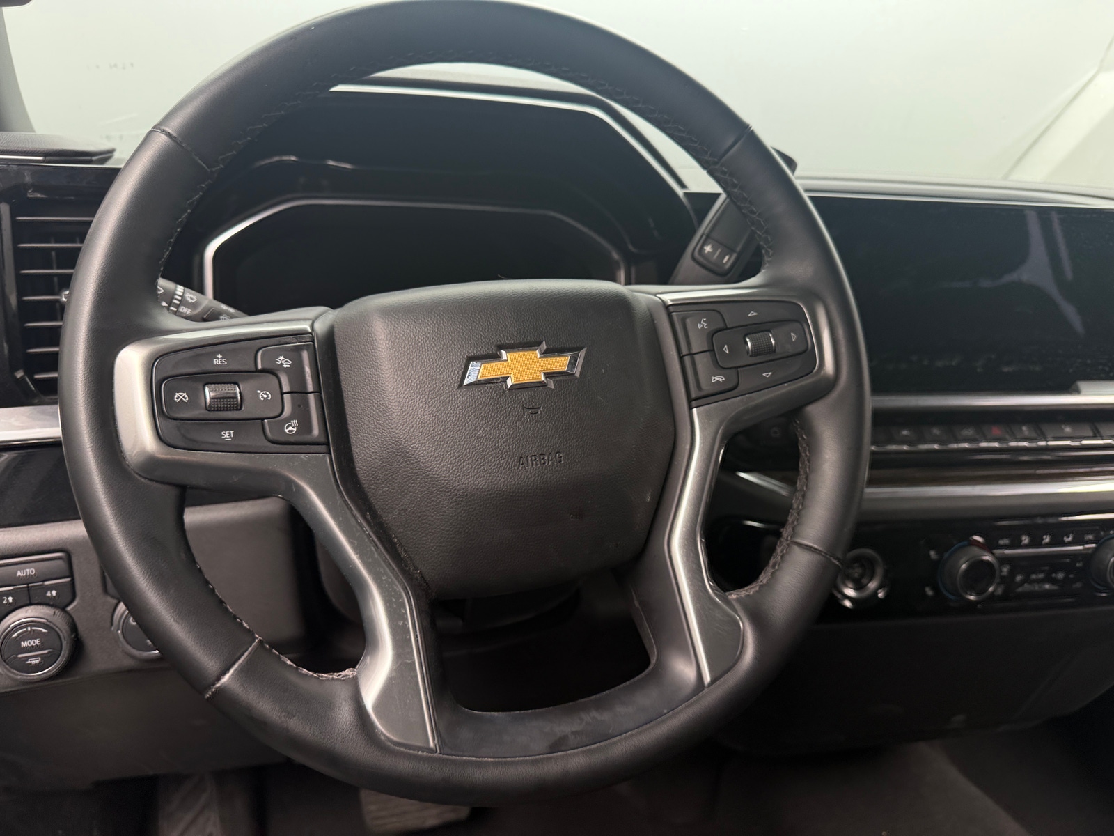 Thumbnail: 2023 Chevrolet Silverado 1500 - 5