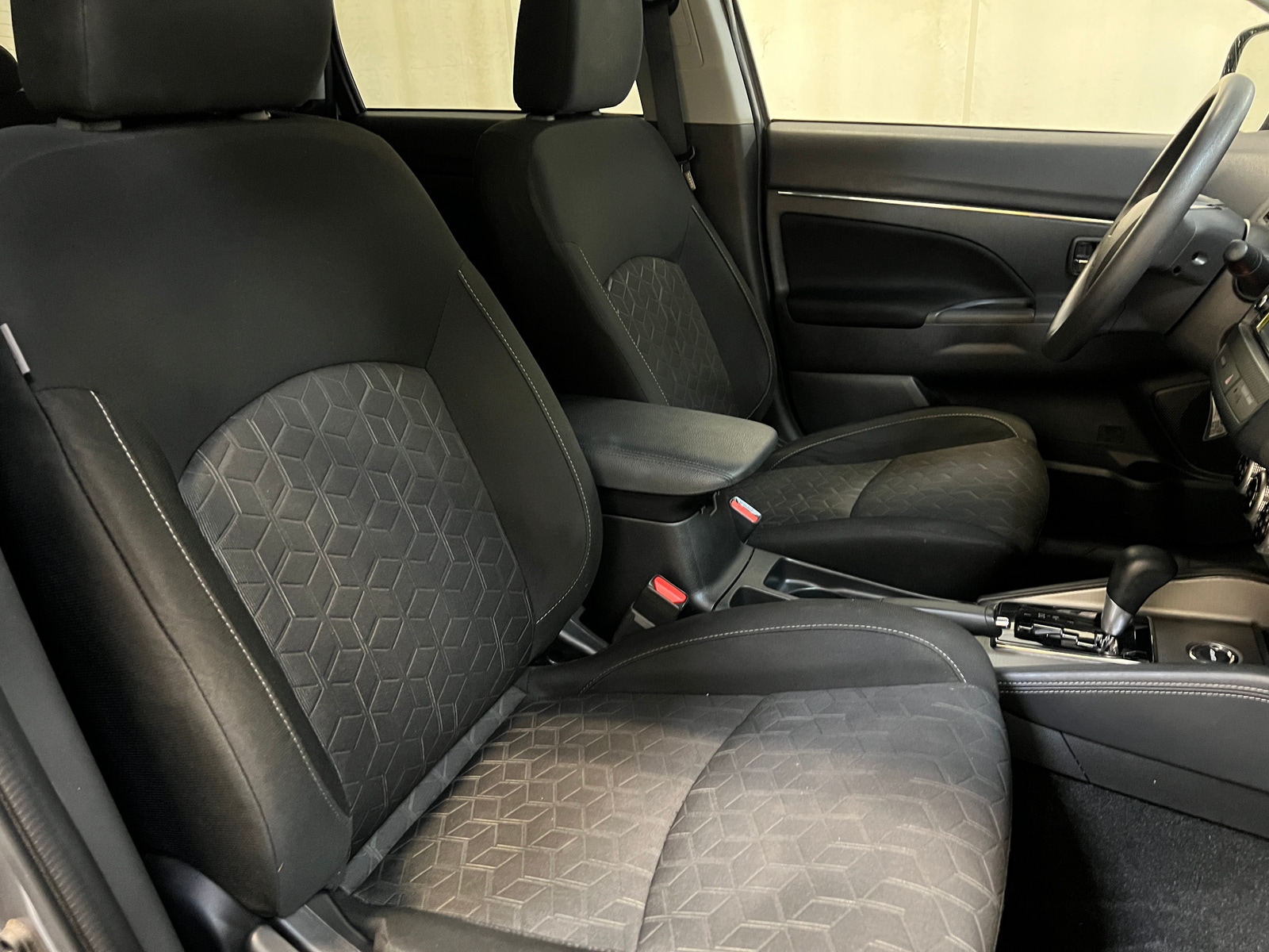 Thumbnail: 2025 Mitsubishi Outlander Sport - 2