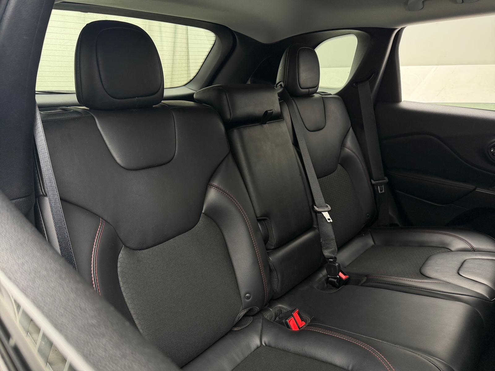 Thumbnail: 2019 Jeep Cherokee - 6
