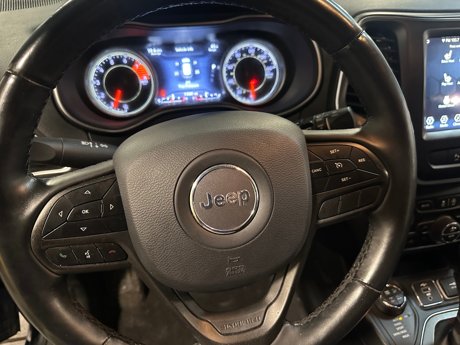 Thumbnail: 2019 Jeep Cherokee - 5