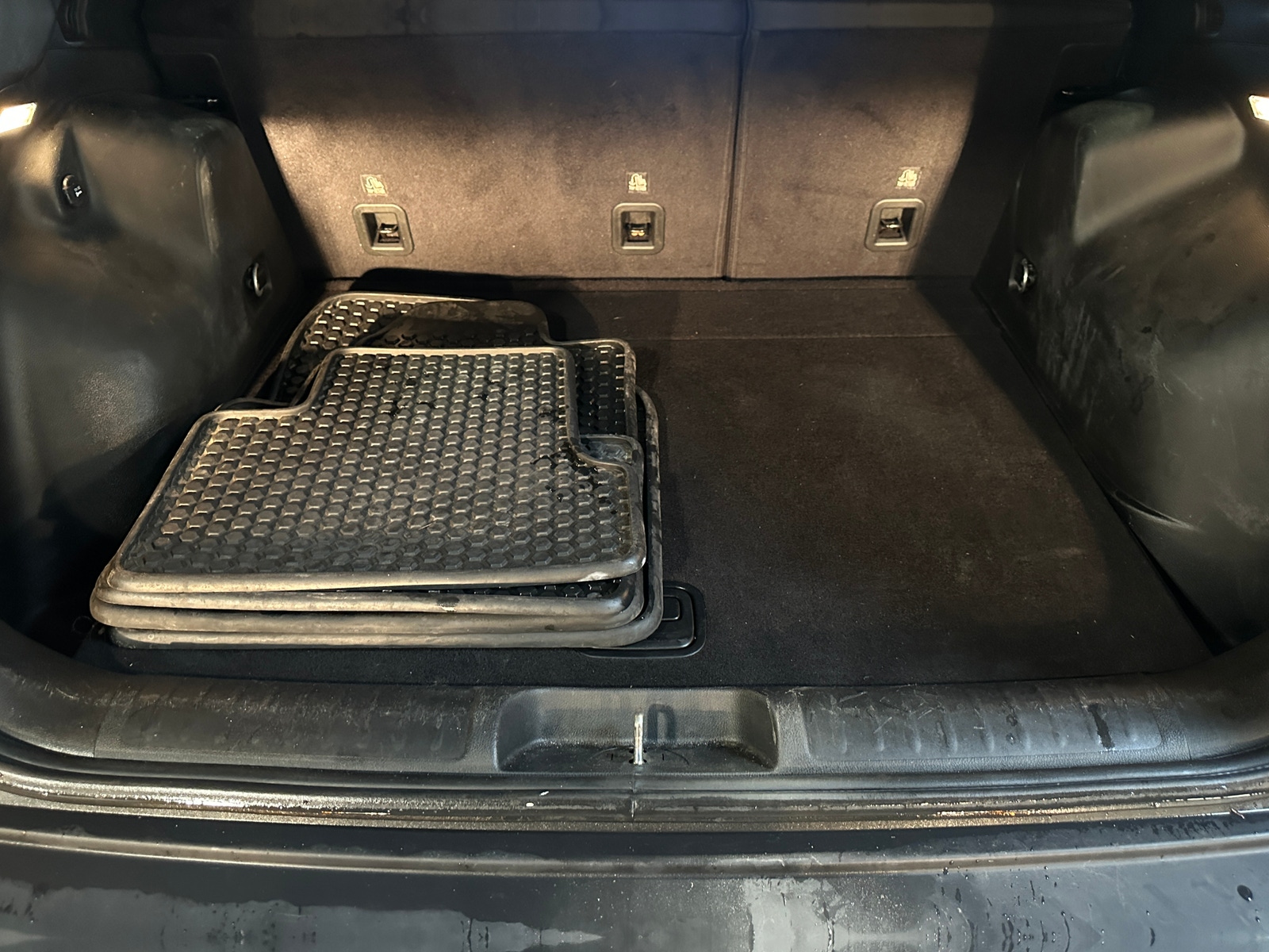 Thumbnail: 2019 Jeep Cherokee - 7