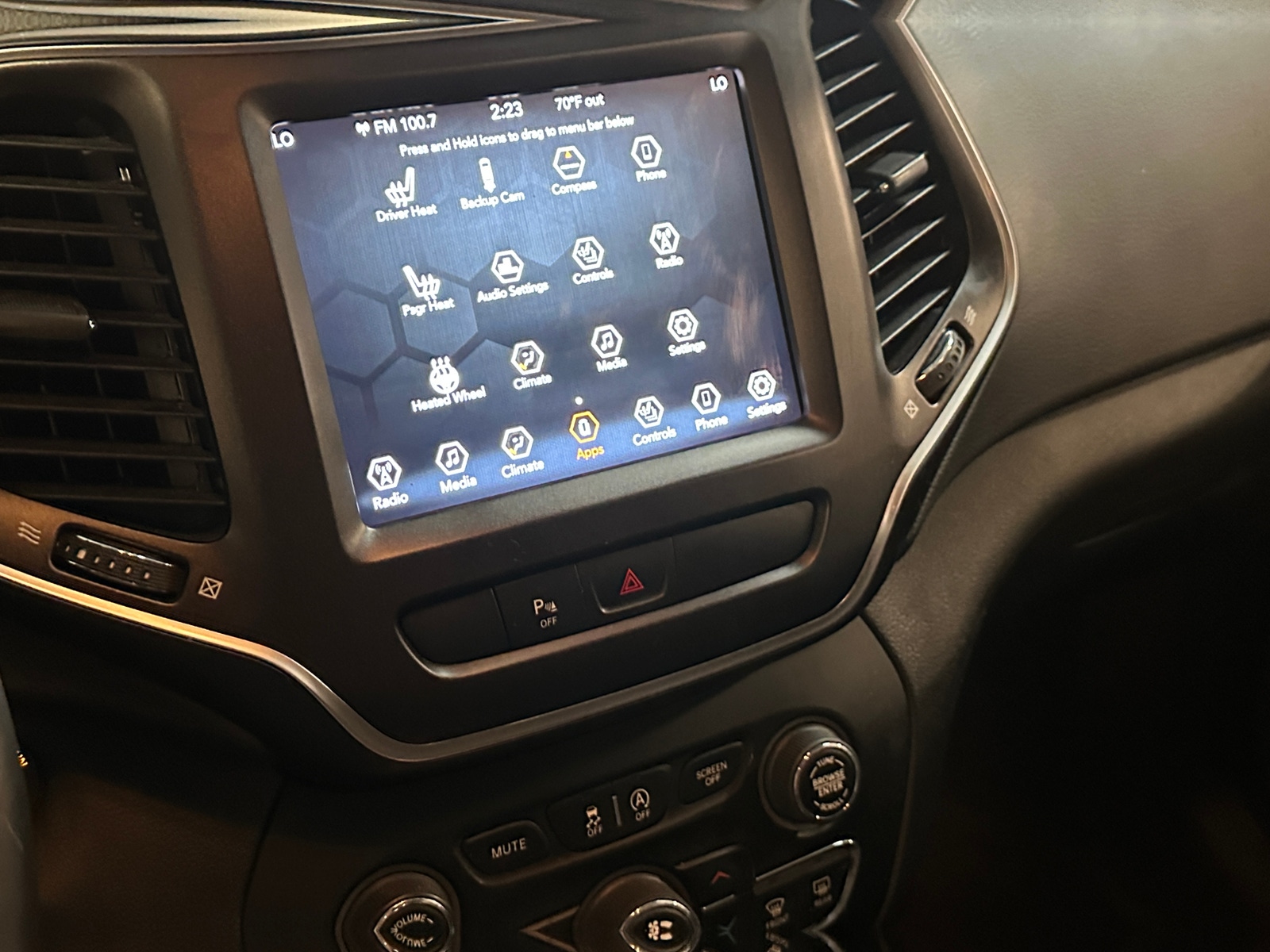Thumbnail: 2019 Jeep Cherokee - 4