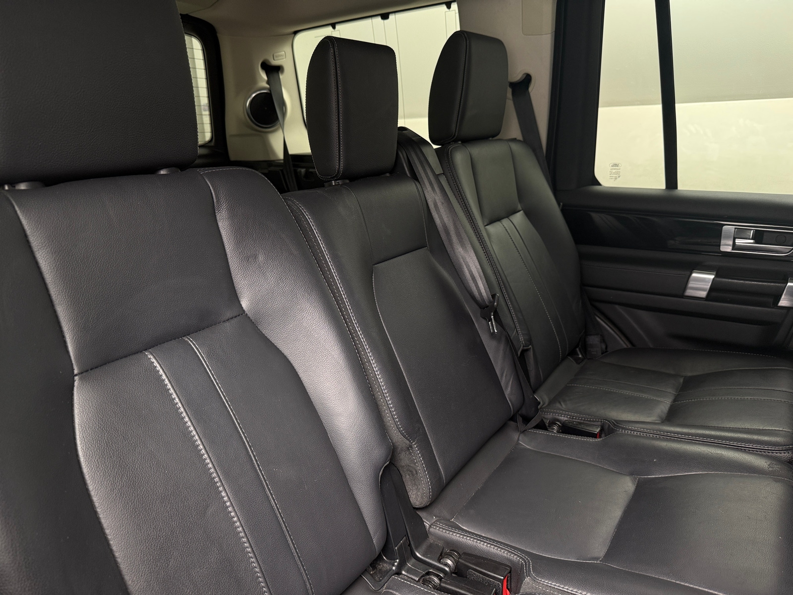Thumbnail: 2016 Land Rover LR4 - 5