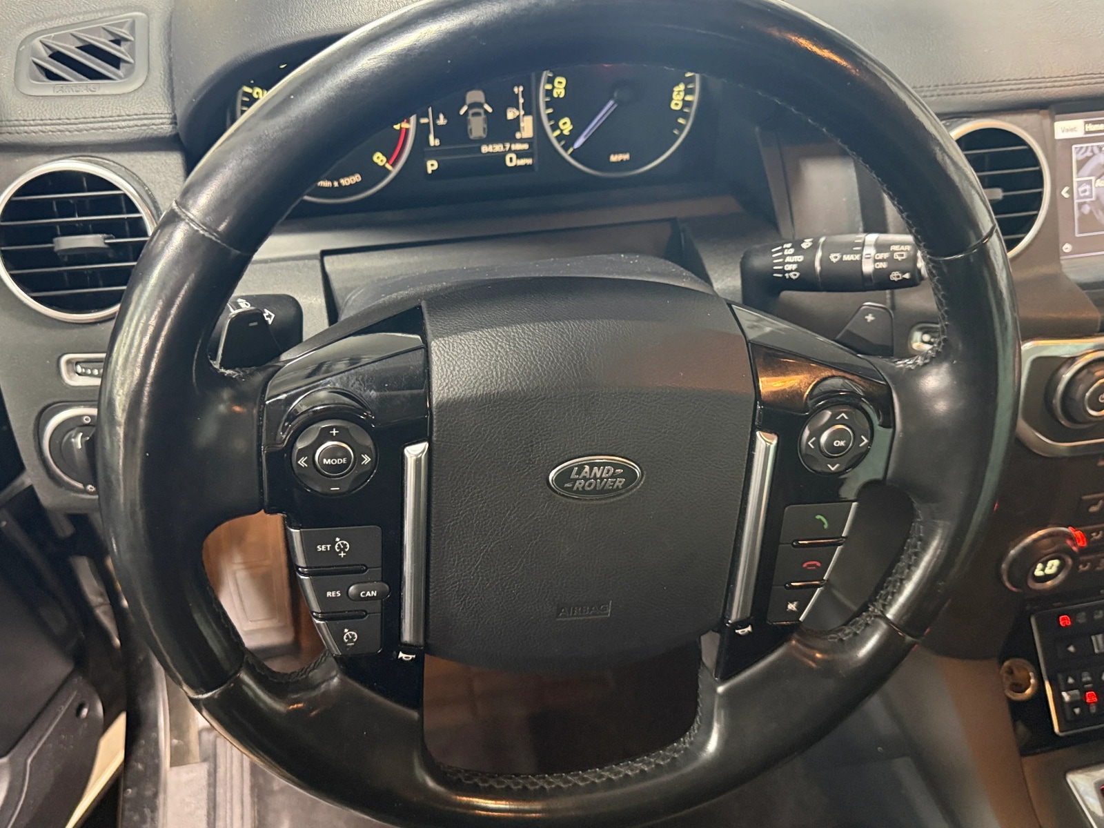 Thumbnail: 2016 Land Rover LR4 - 4