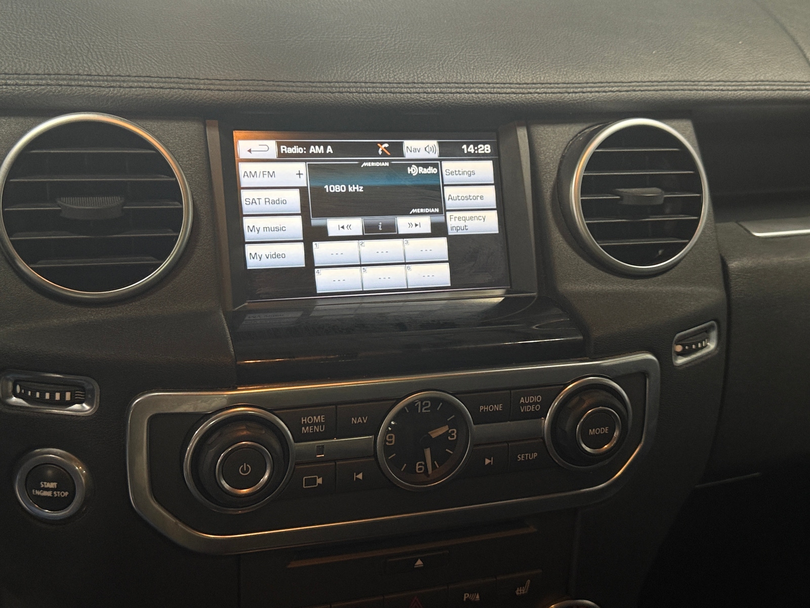 Thumbnail: 2016 Land Rover LR4 - 3