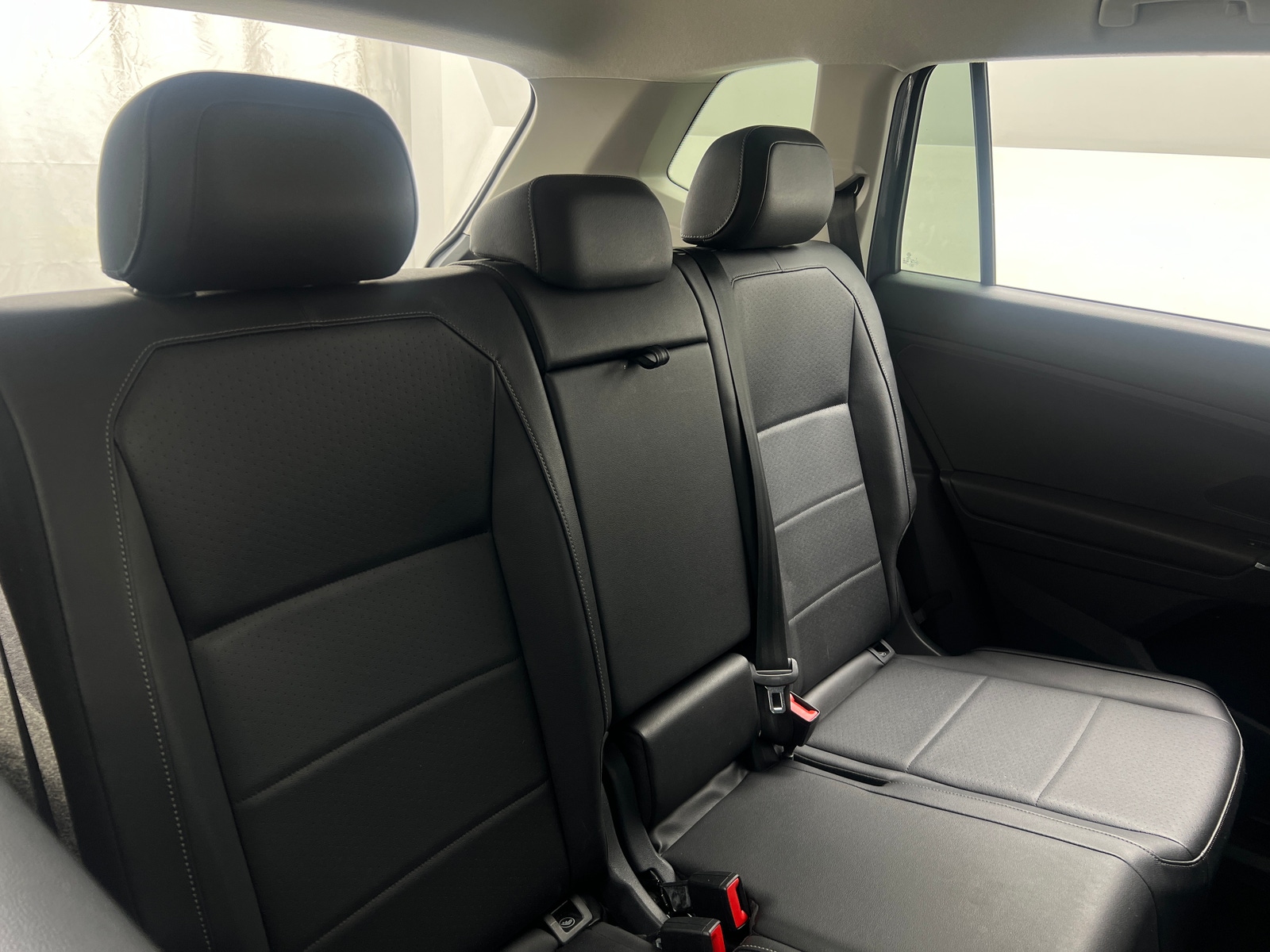 Thumbnail: 2018 Volkswagen Tiguan - 6