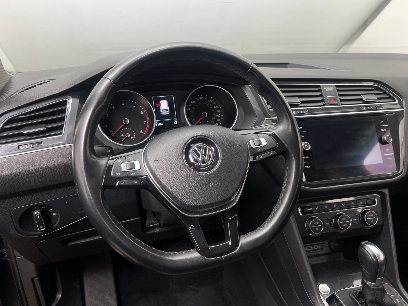 Thumbnail: 2018 Volkswagen Tiguan - 5
