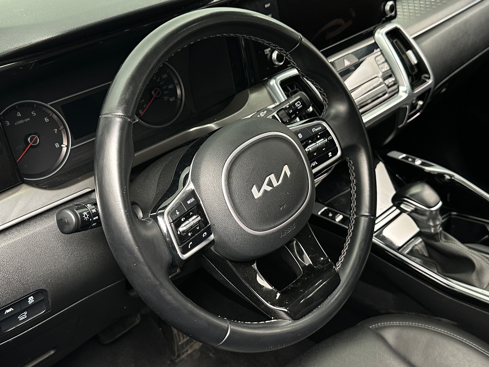 Thumbnail: 2022 Kia Sorento - 4