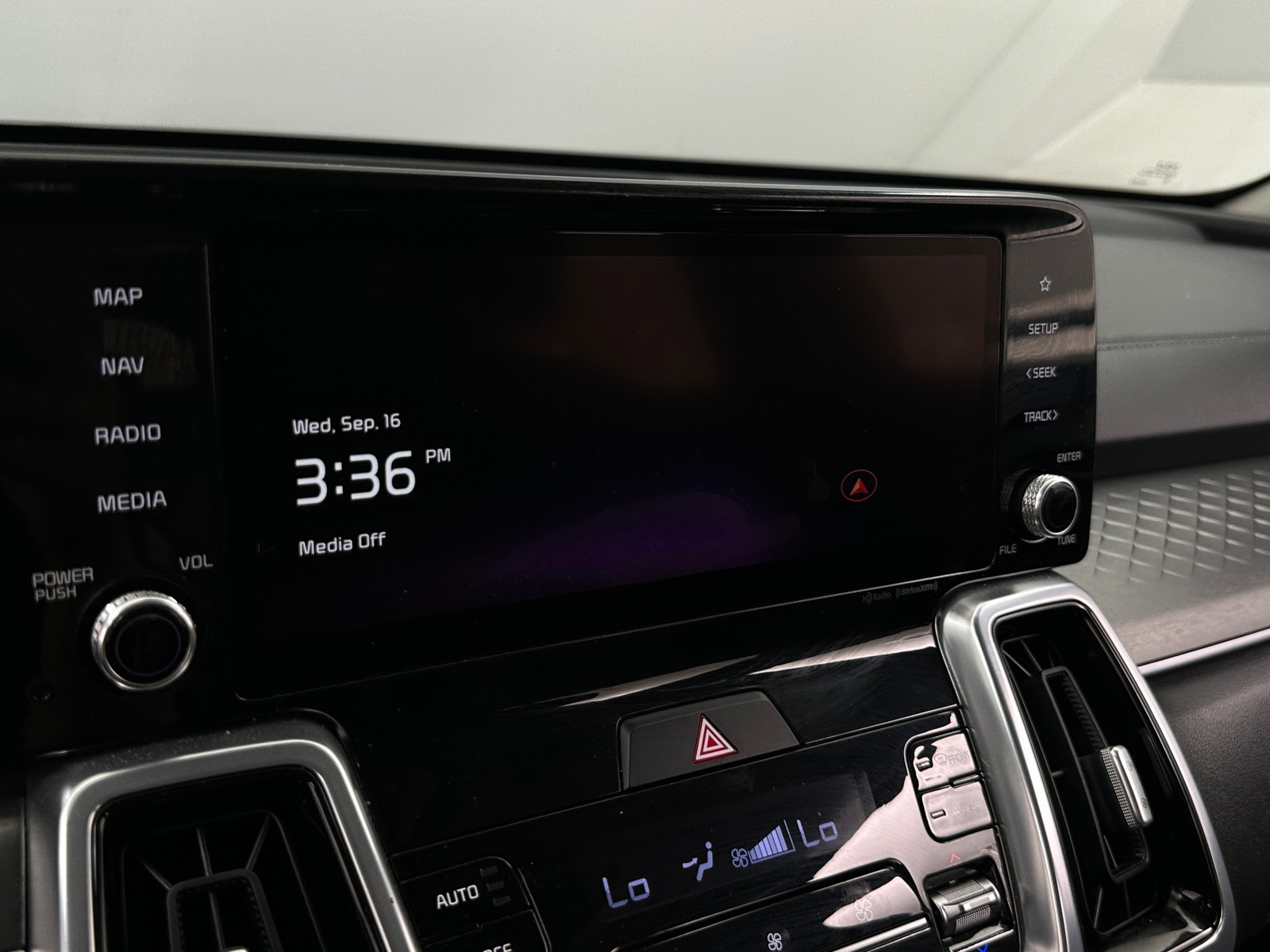 Thumbnail: 2022 Kia Sorento - 3