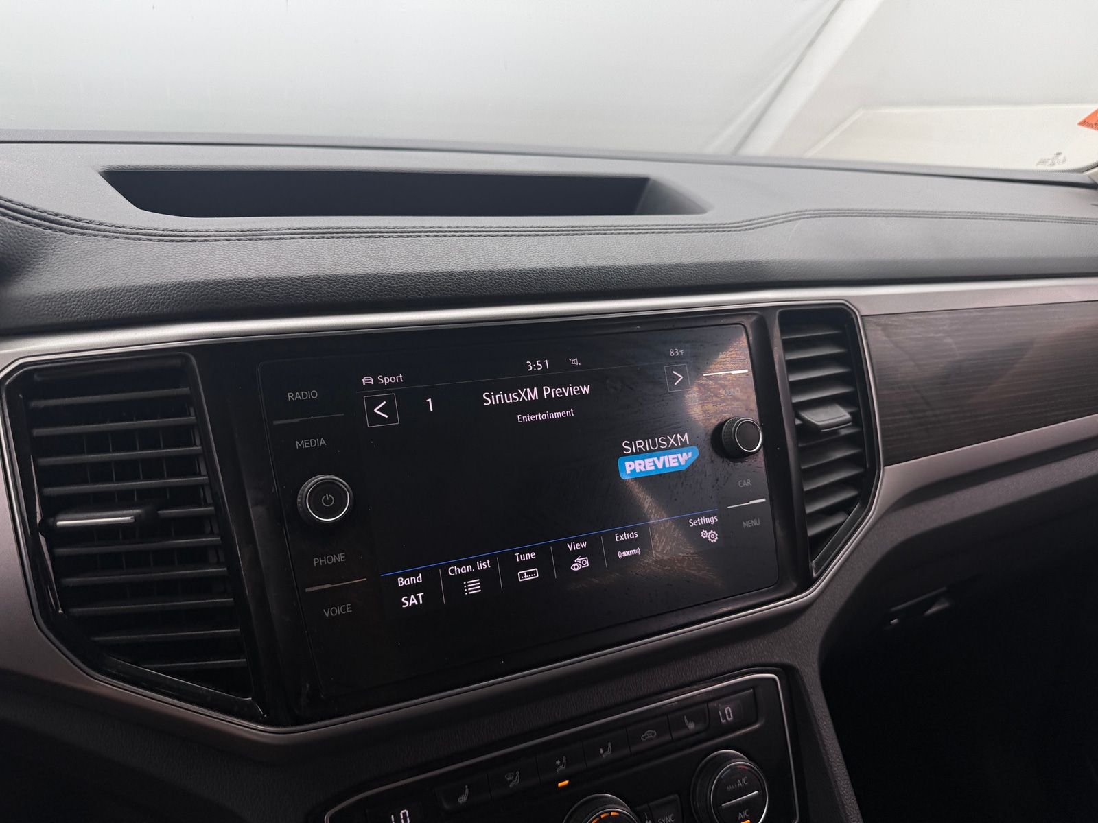 Thumbnail: 2018 Volkswagen Atlas - 4