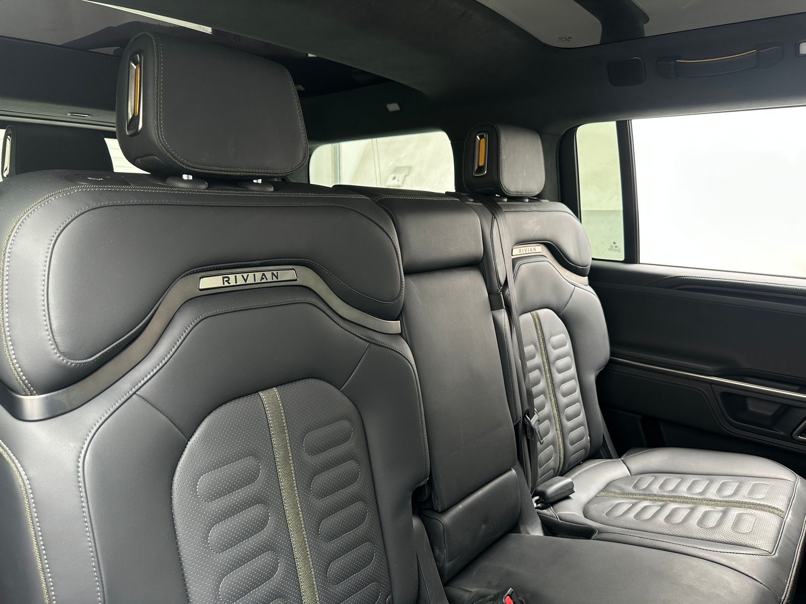 Thumbnail: 2023 Rivian R1S - 5
