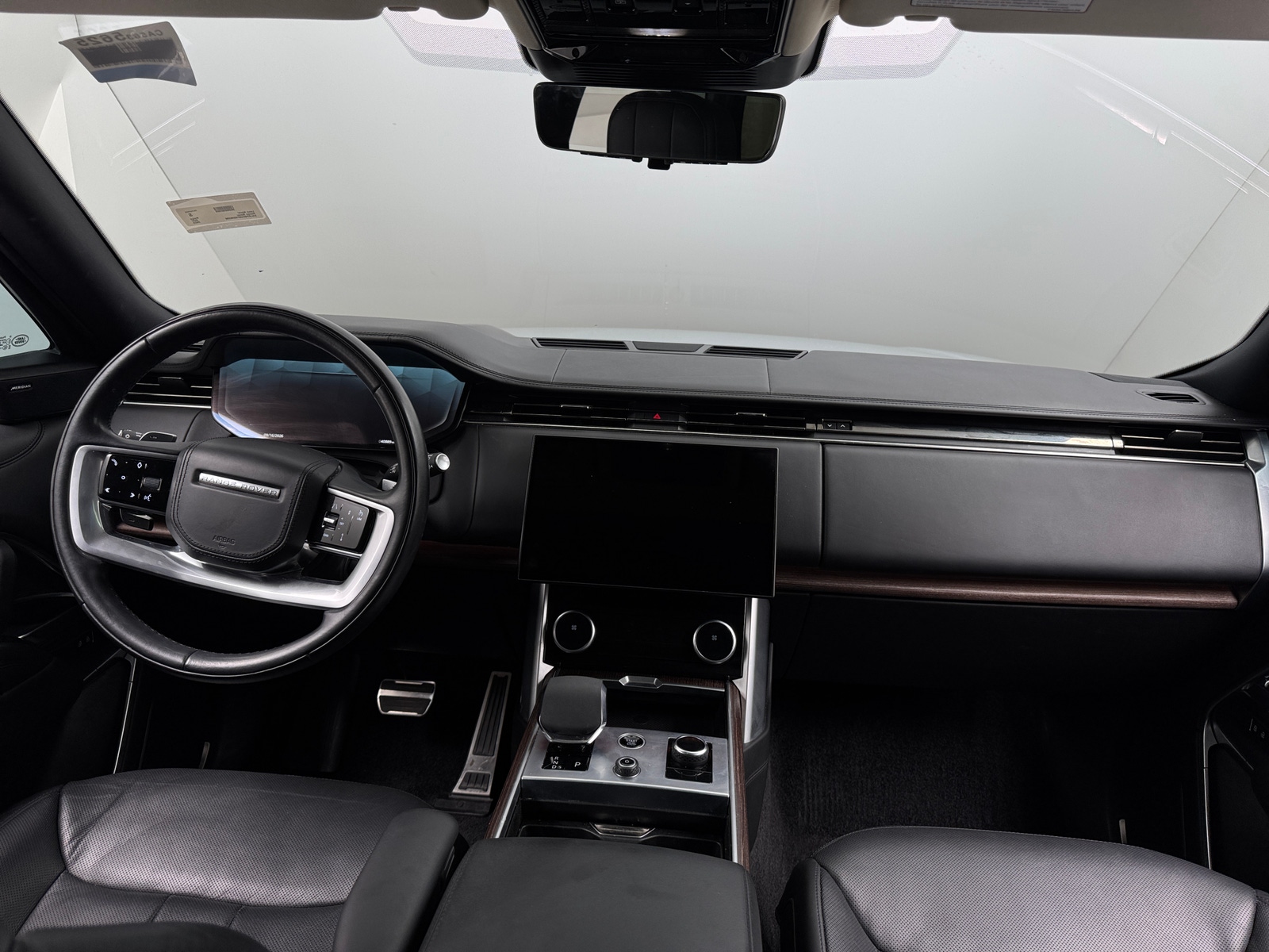 Thumbnail: 2023 Land Rover Range Rover - 3