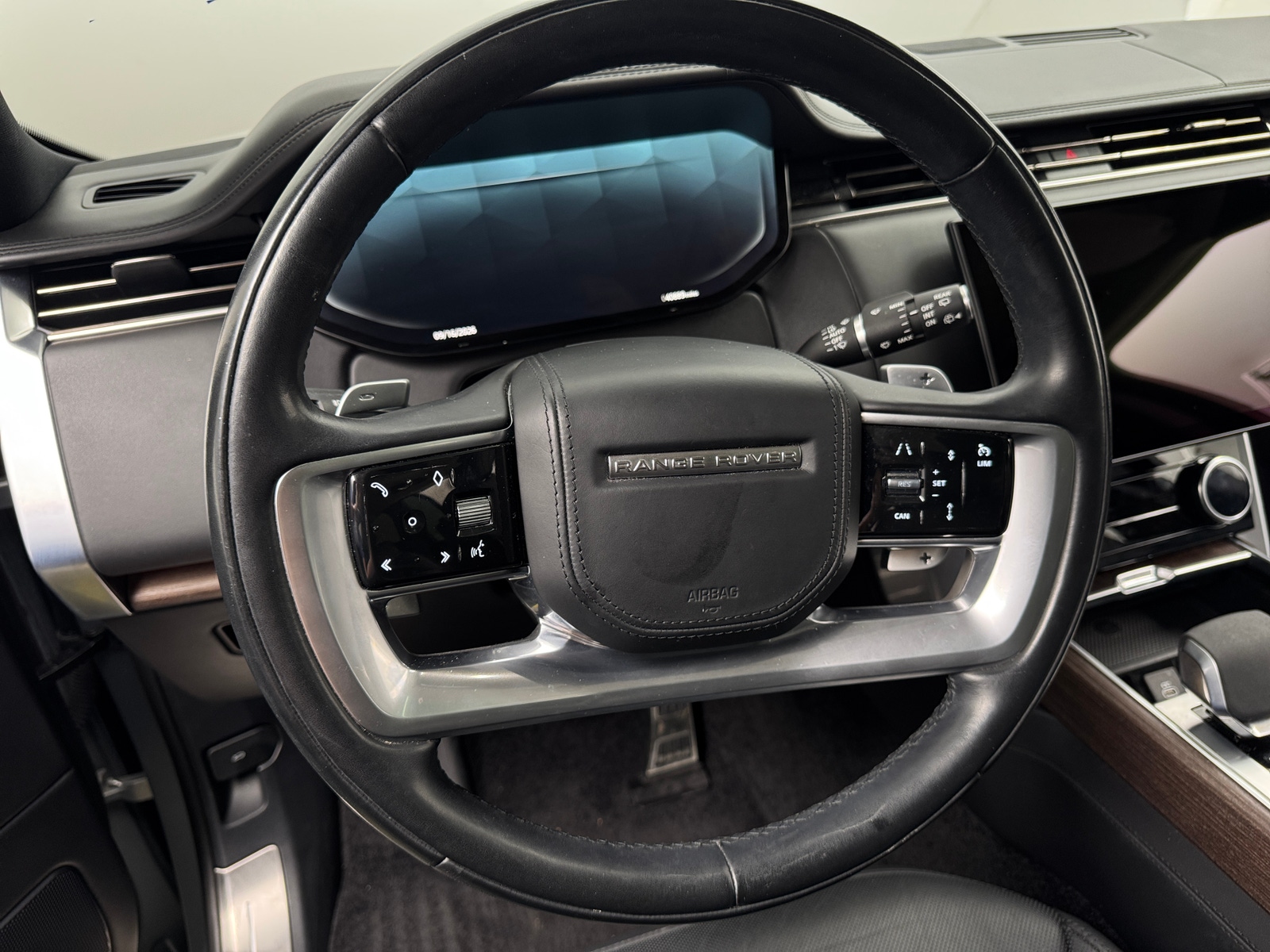 Thumbnail: 2023 Land Rover Range Rover - 5