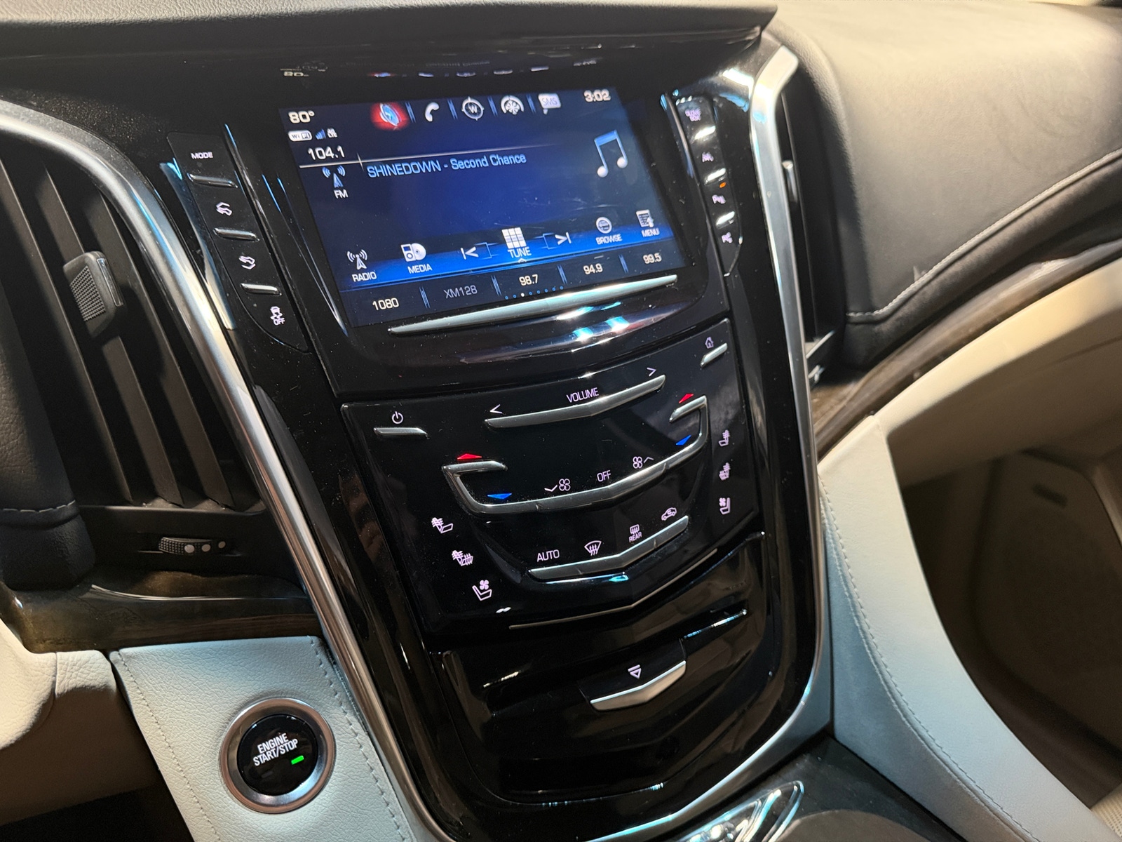 Thumbnail: 2019 Cadillac Escalade - 3