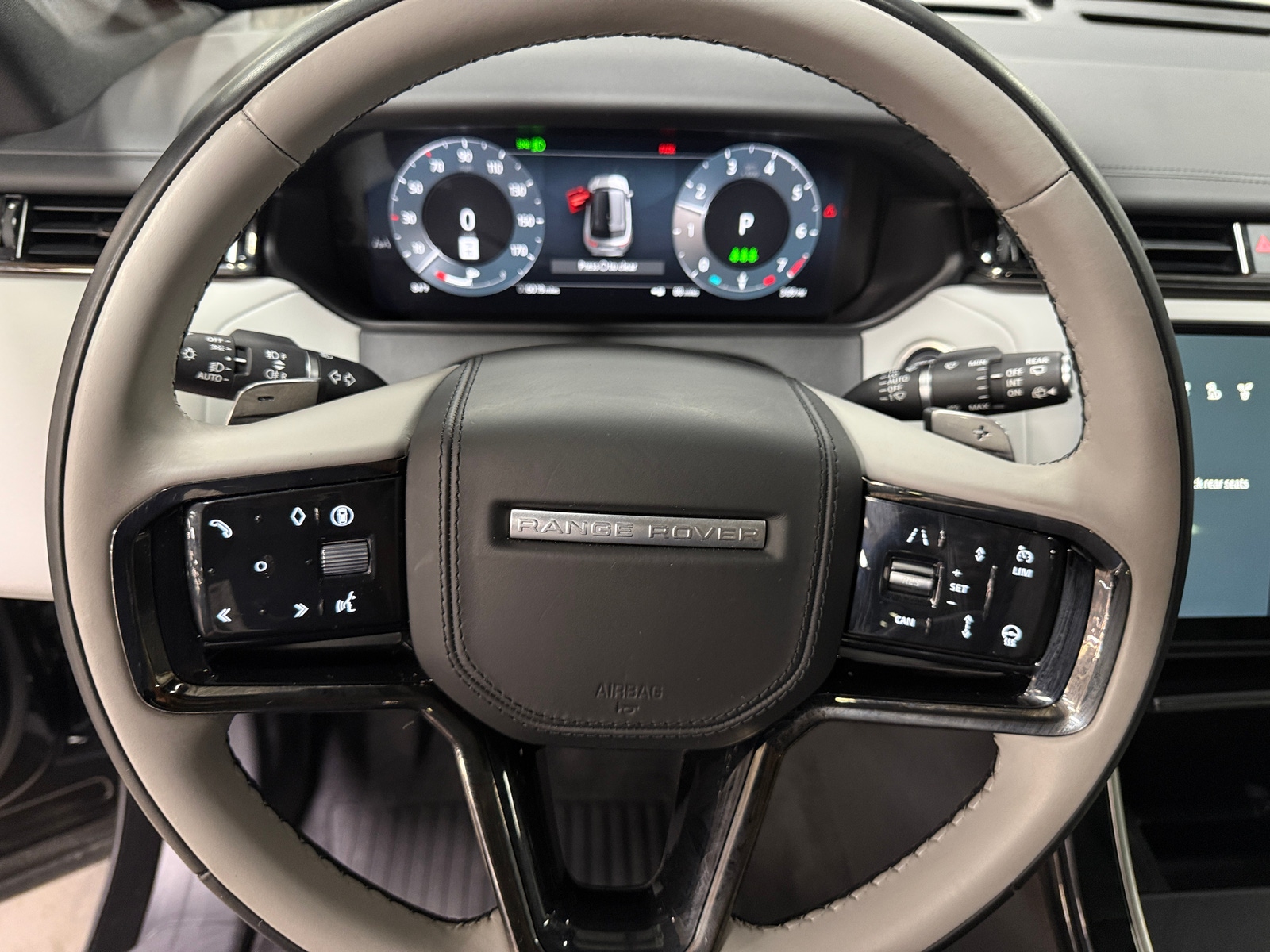 Thumbnail: 2026 Land Rover Range Rover Velar - 5