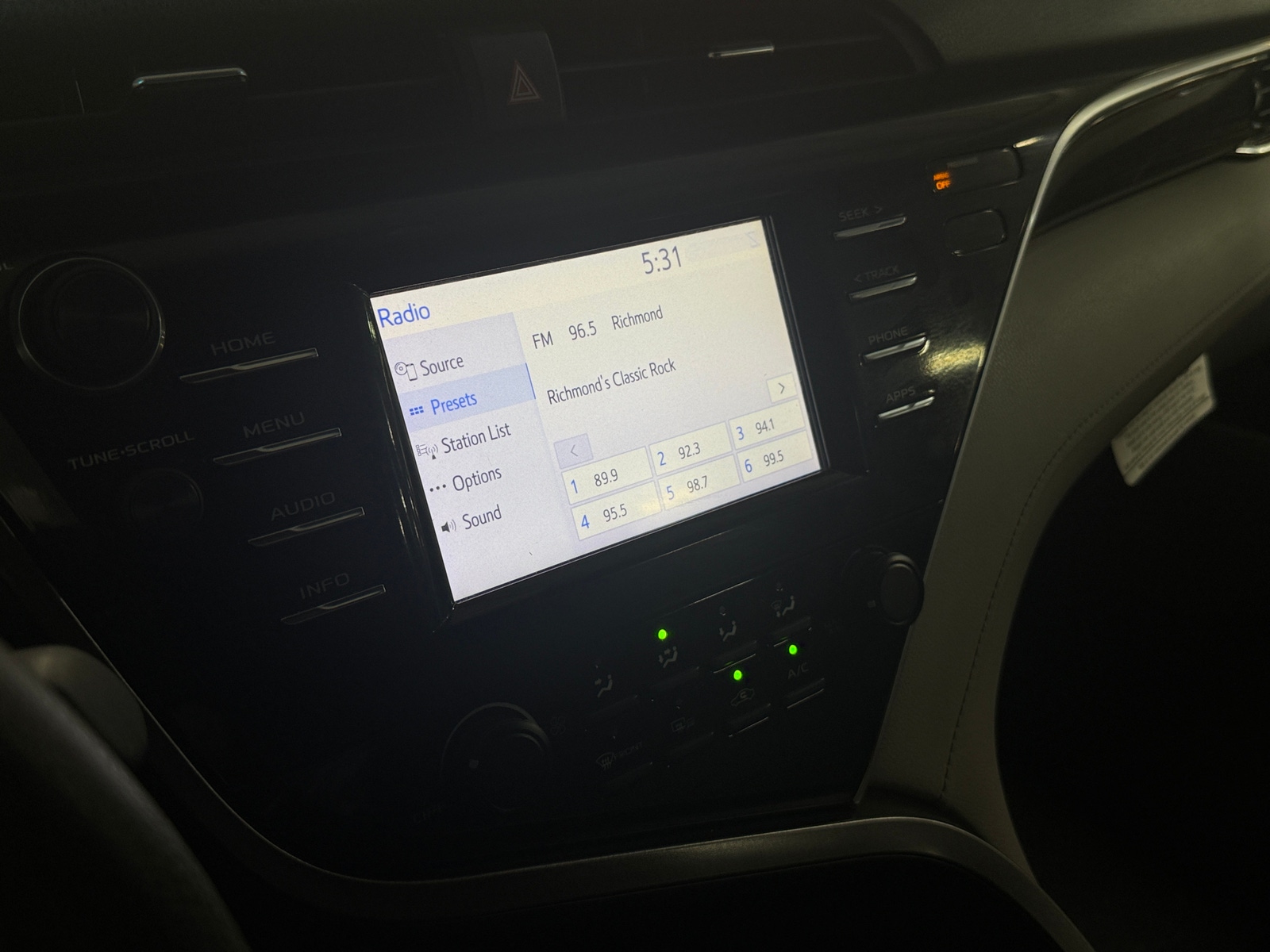 Thumbnail: 2018 Toyota Camry - 4
